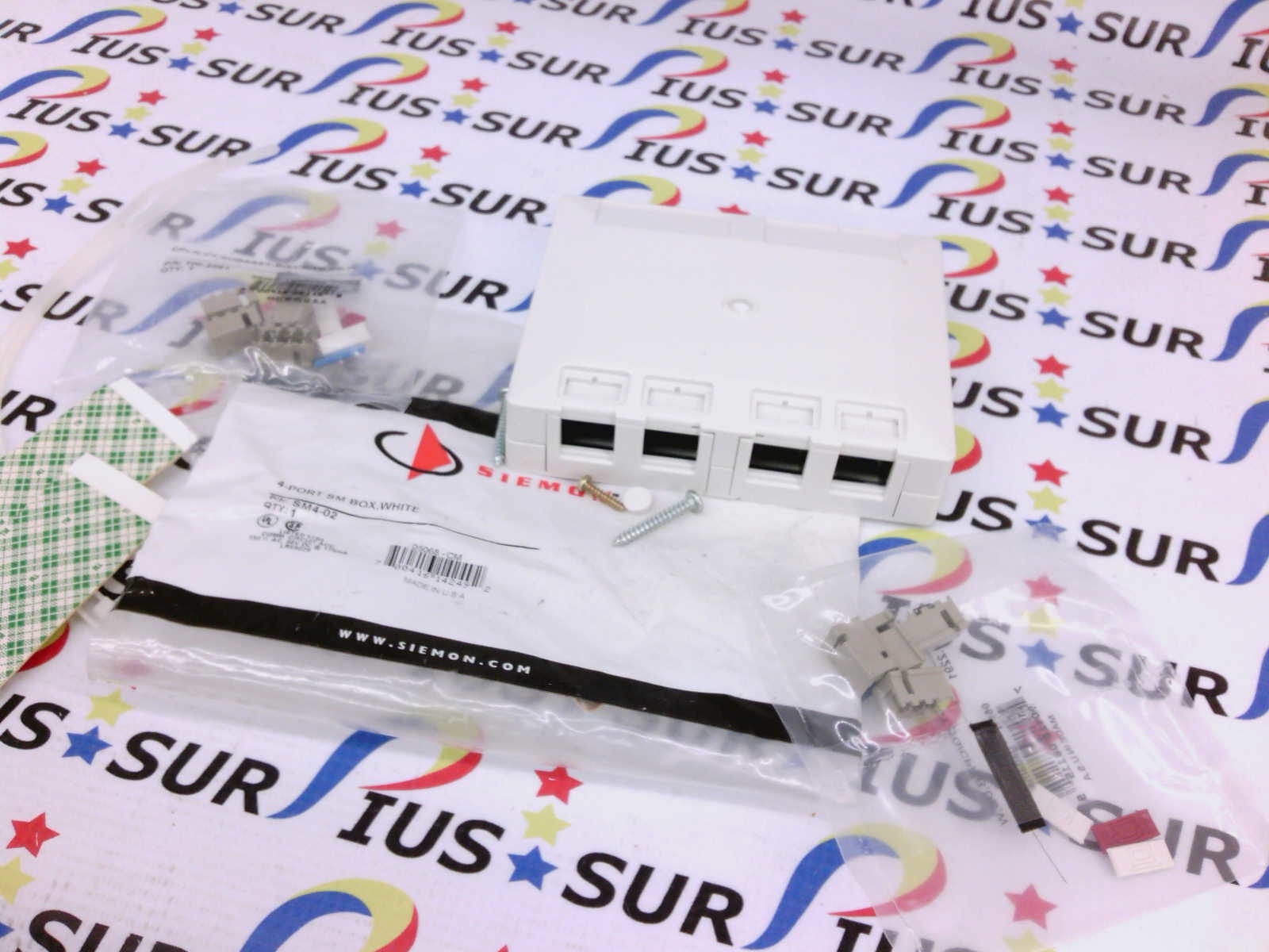 NSOP Siemon SM4-02 SM402 4-PORT SURFACE MOUNT UNLOADED FIELD SM BOX WHITE