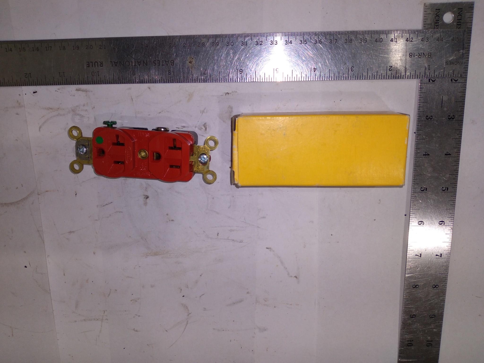HUBBELL HBL8300HR 2POLE 3WIRE 20A 125V