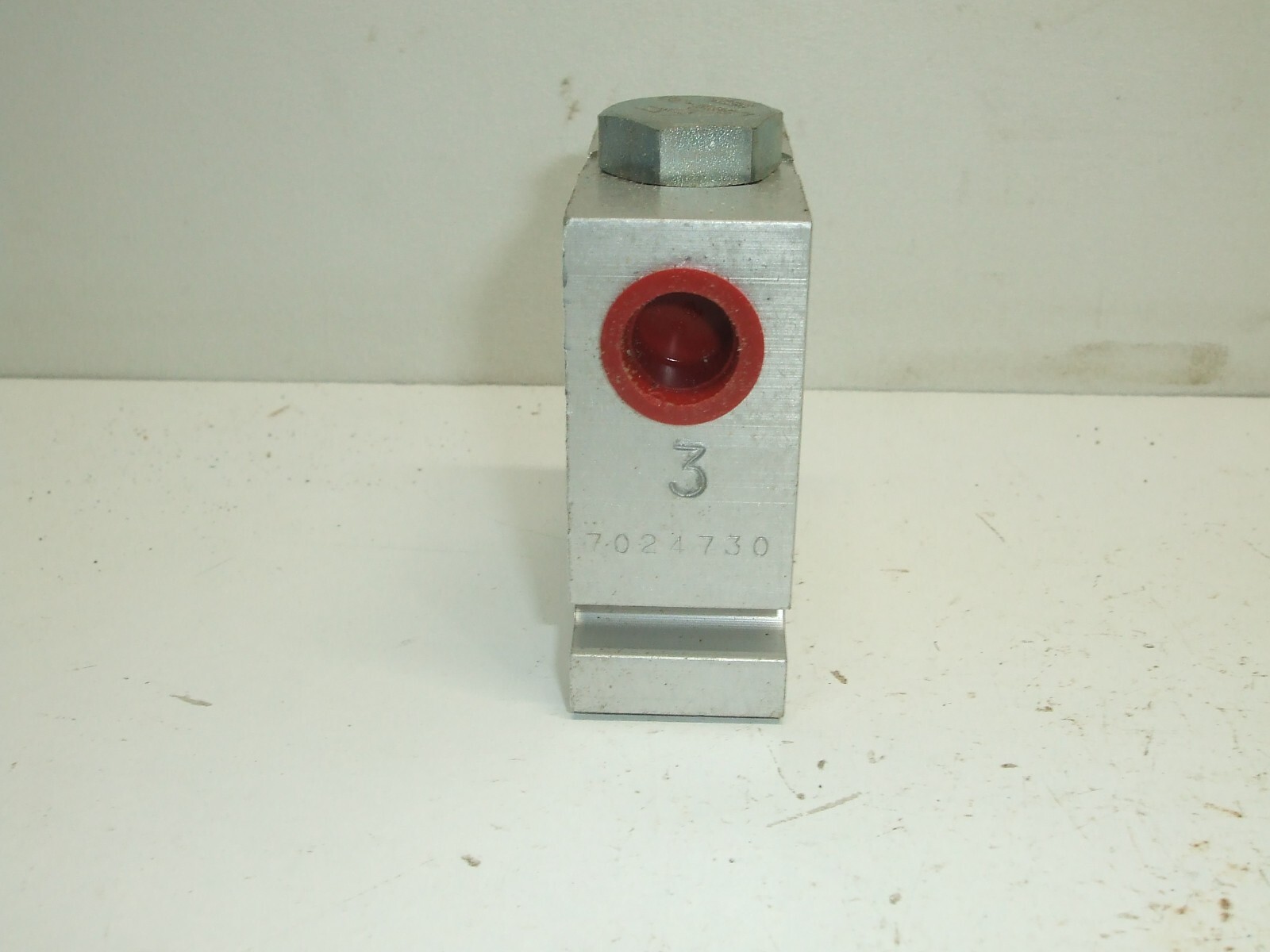 HYDRAFORCE LS08-30-3P-N NEW OLD STOCK