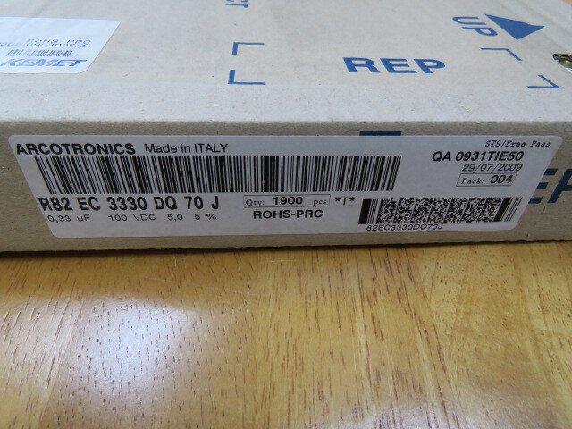 KEMET/ARCOTRONICS R82EC3330DQ70J Qty of 100 per Lot 0.33 �F Film Capacitor 63V