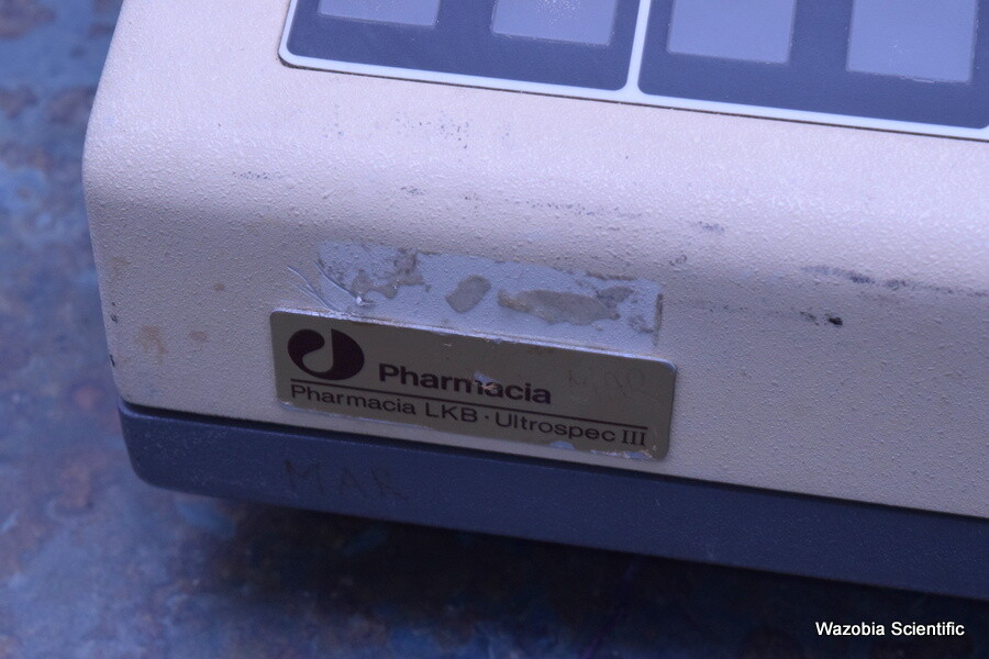 PHARMACIA LKB BIOCHROM ULTROSPEC III MODEL 80-2097-68 UV VISIBLE SPECTROPHOTOMET