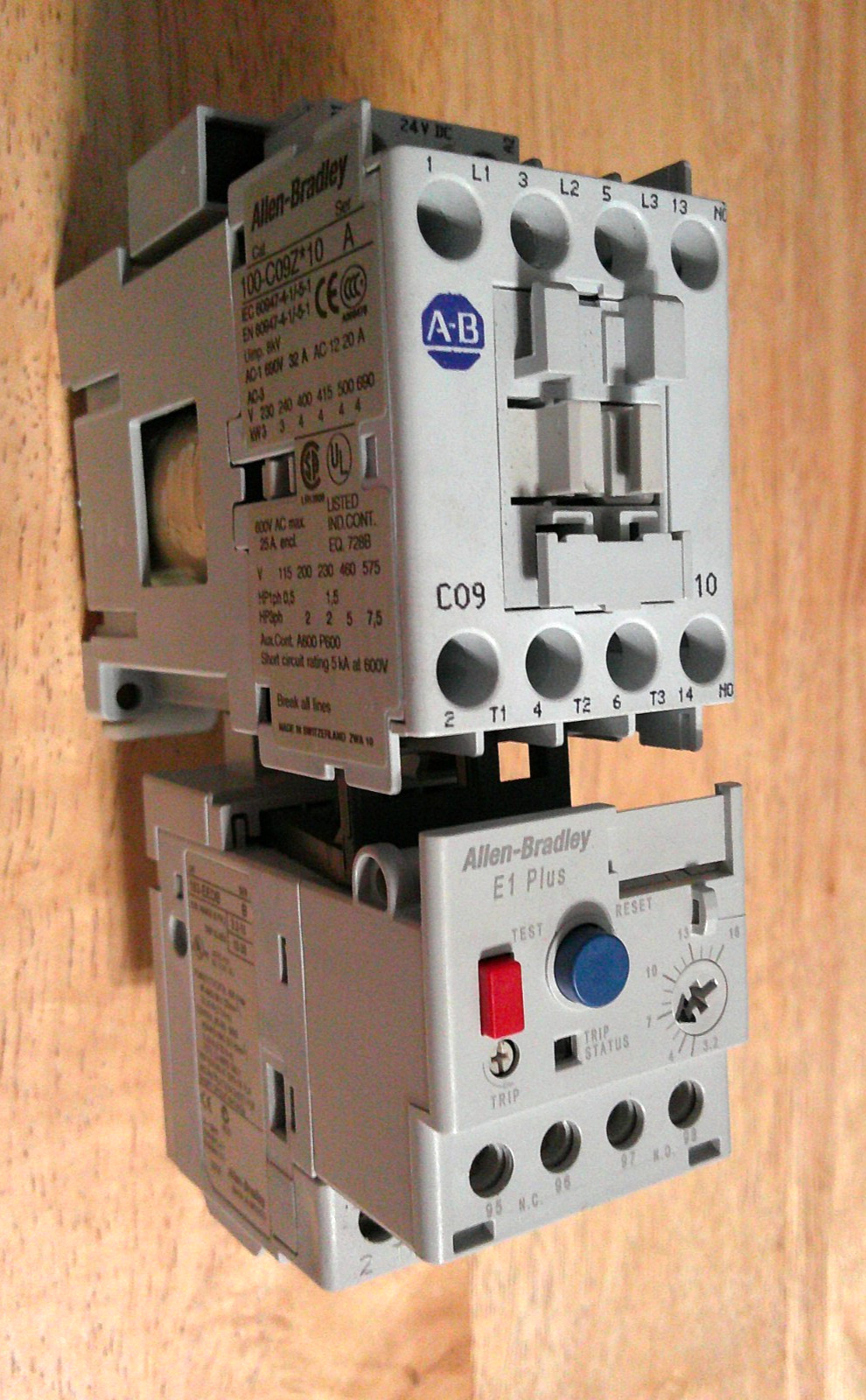 Allen Bradley 100-C09Z*10 Series A Contactor w/193-EEDB Series B Relay