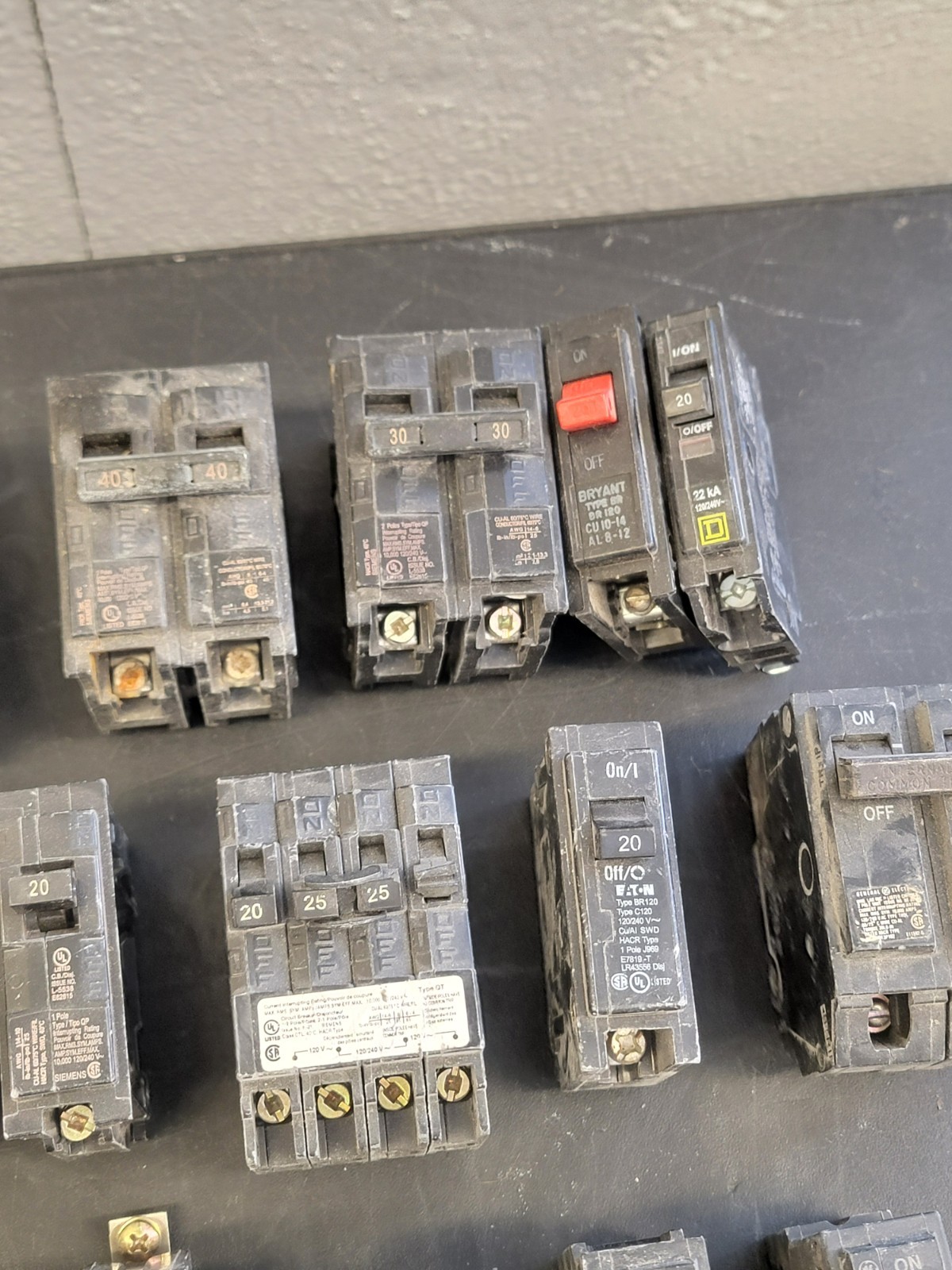 Lot of 32 Circuit Breakers Various Amps See Photos