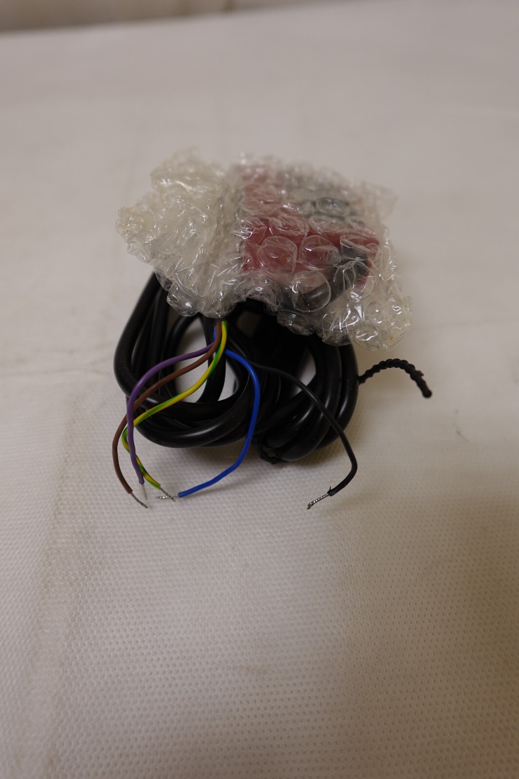 NAMCO EP110-14260 PHOTOELECTRIC SLOT SENSOR – RETRO-REFLECTIVE – GS05/2G LEUZE