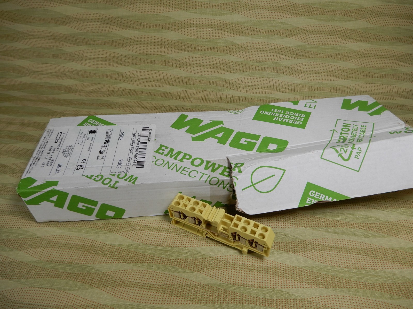 Wago XCFR2 600V Terminal Blocks 281-668 Qty 48 NOS BX