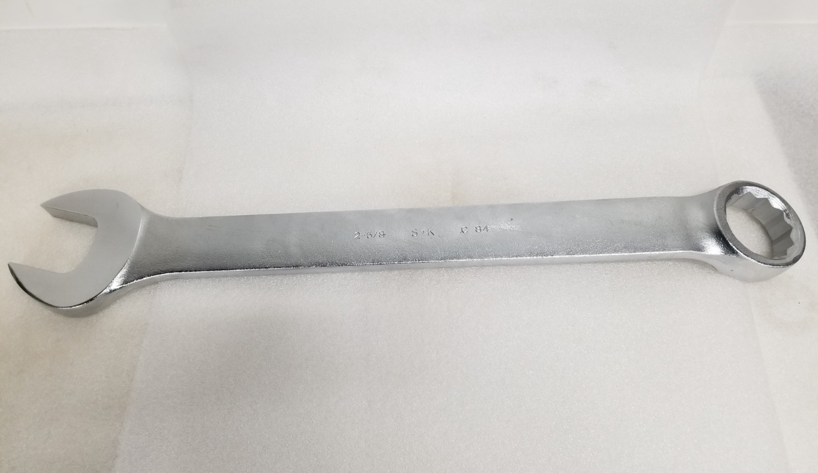 S-K Tools C84 Combination Wrench 2-5/8″ SurGrip 12-Point 32″-OAL Made in USA