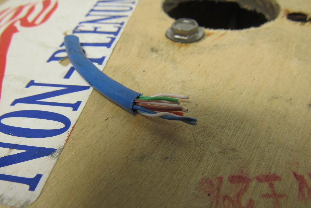 Mohawk M56167 MegaLan Cat 5E Cable Non Plenum Twisted Pair 24 AWG 337′