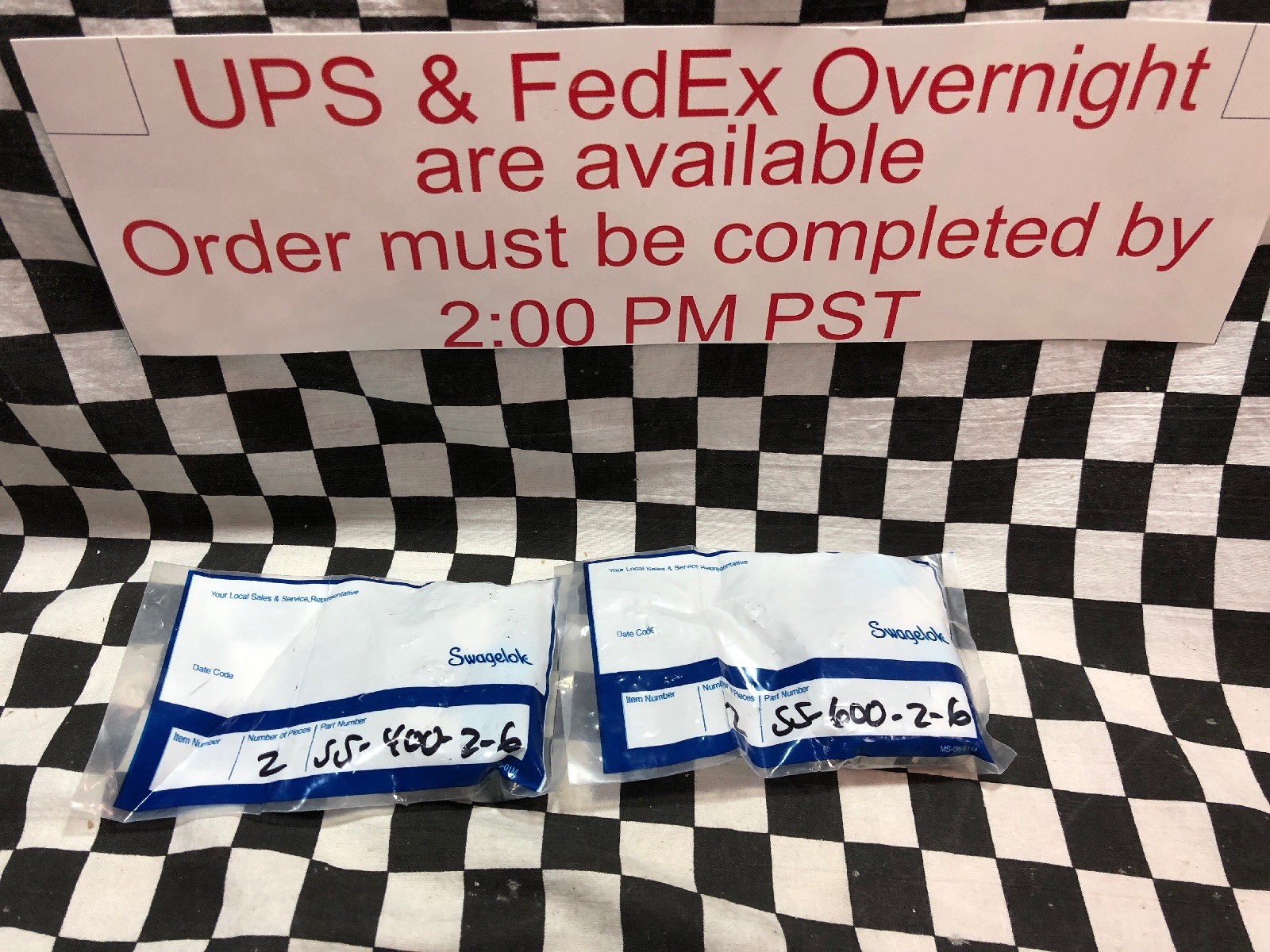 SWAGELOK SS-600-2-6 & SS-400-2-6 MALE ELBOW 3/8″ NPT , LOT OF 4 #ShipSameDay#Z32
