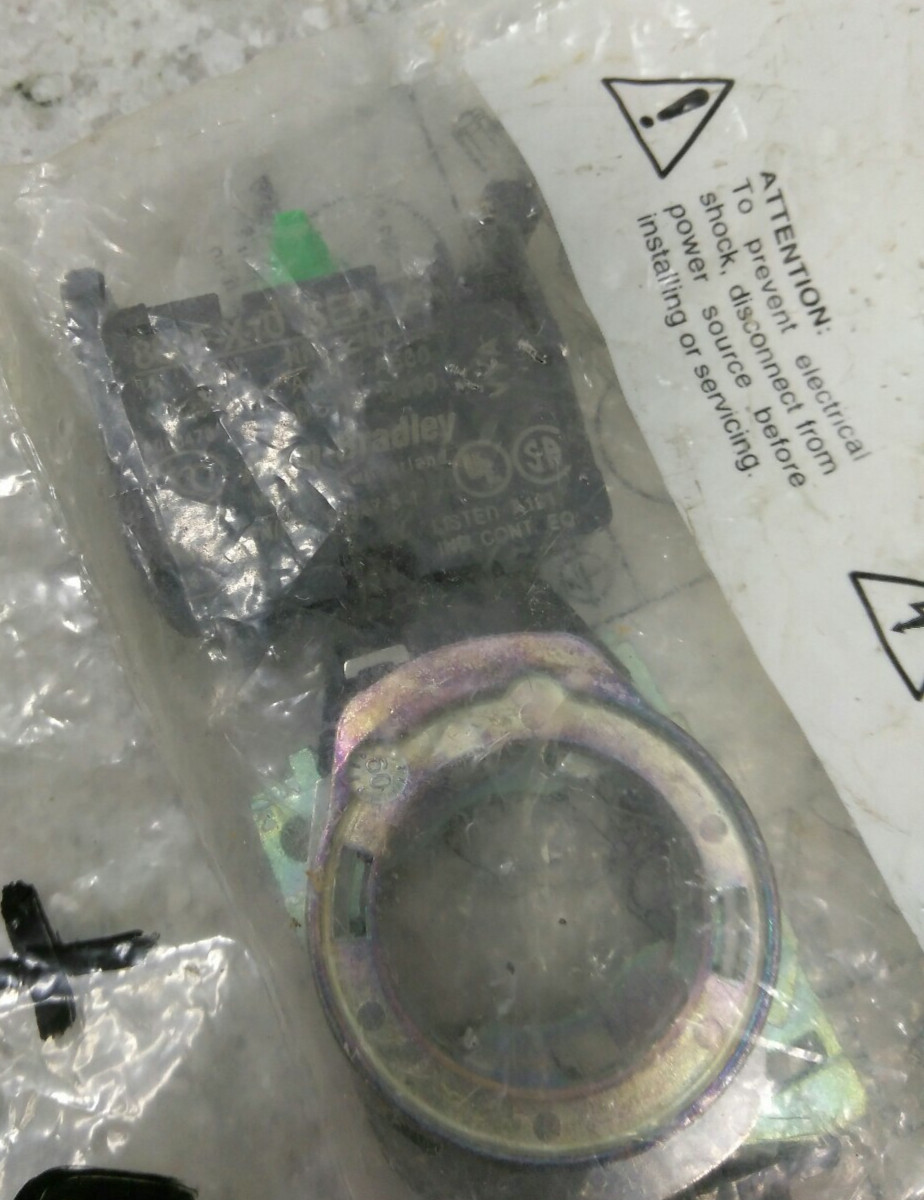 ALLEN-BRADLEY/ 800F-MX20/ CONTACT CARTRIDGE/ WITH LATCH/ SER A/NEW (B1E1UP