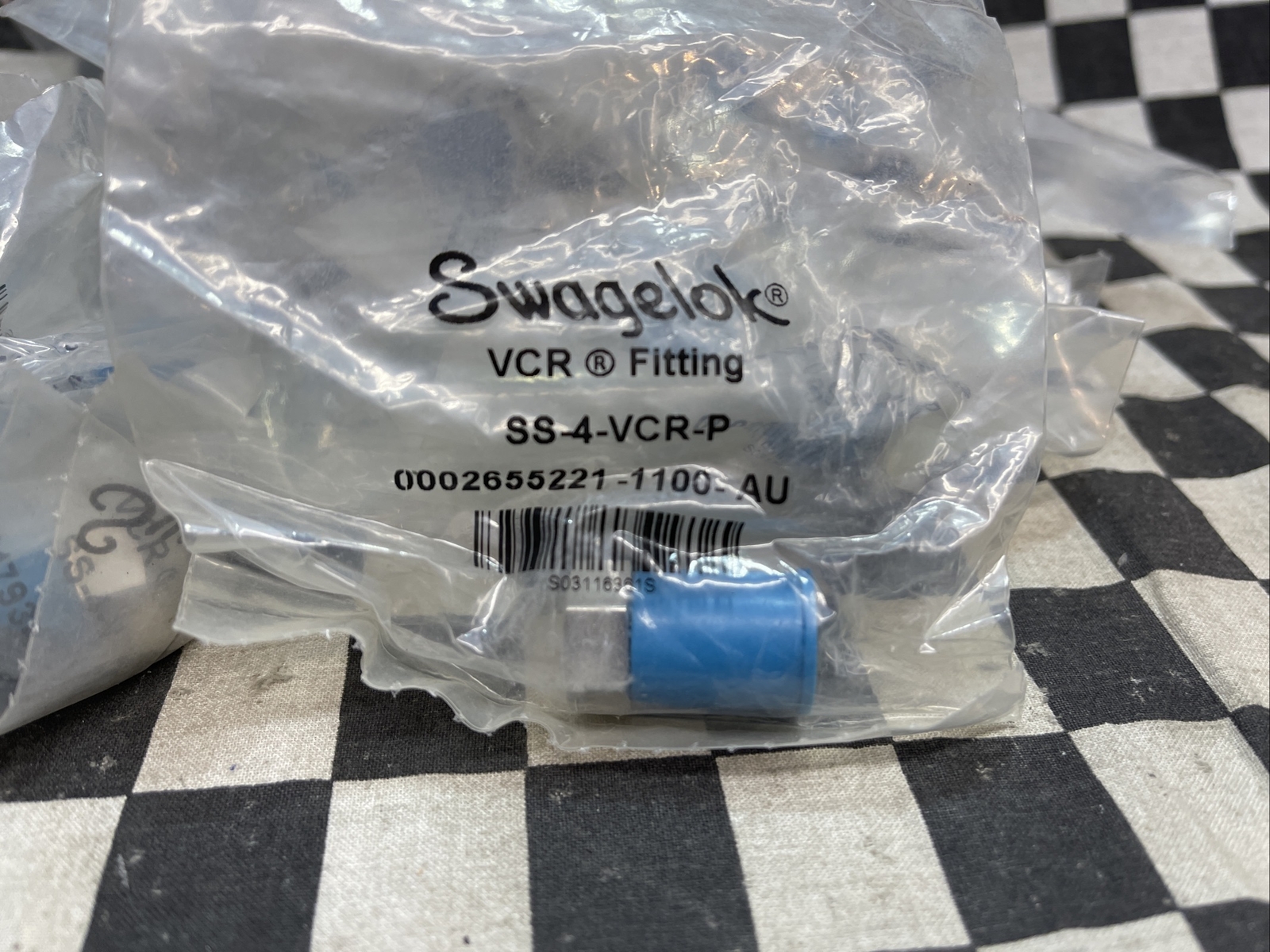 SWAGELOK SS-4-VCR-P, SS4VCRP, PLUG 1/4″ VCR, LOT OF 23, SHIPSAMEDAY#1607Q19