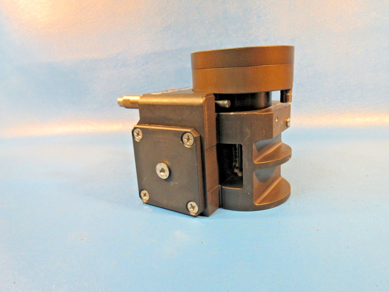 Gimatic R-64, 3 Position Pneumatic Swiveling Unit