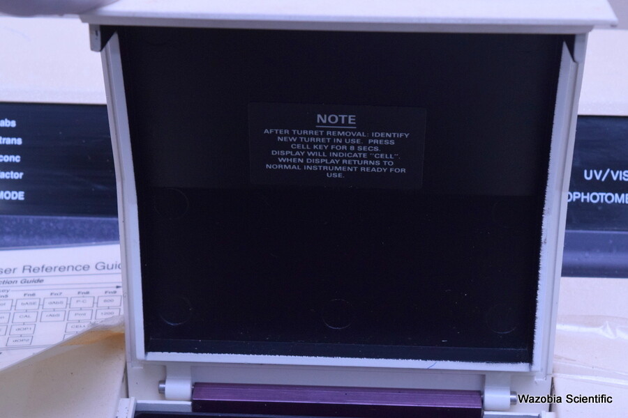 PHARMACIA LKB BIOCHROM ULTROSPEC III MODEL 80-2097-68 UV VISIBLE SPECTROPHOTOMET