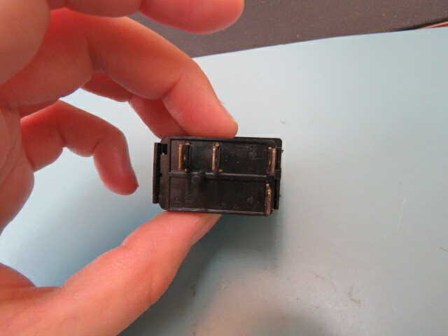 CARLING V1D1776B-00000-000 Qty of 5 per Lot SPST OFF-NONE-ON 20A@12V ROCKER SWI