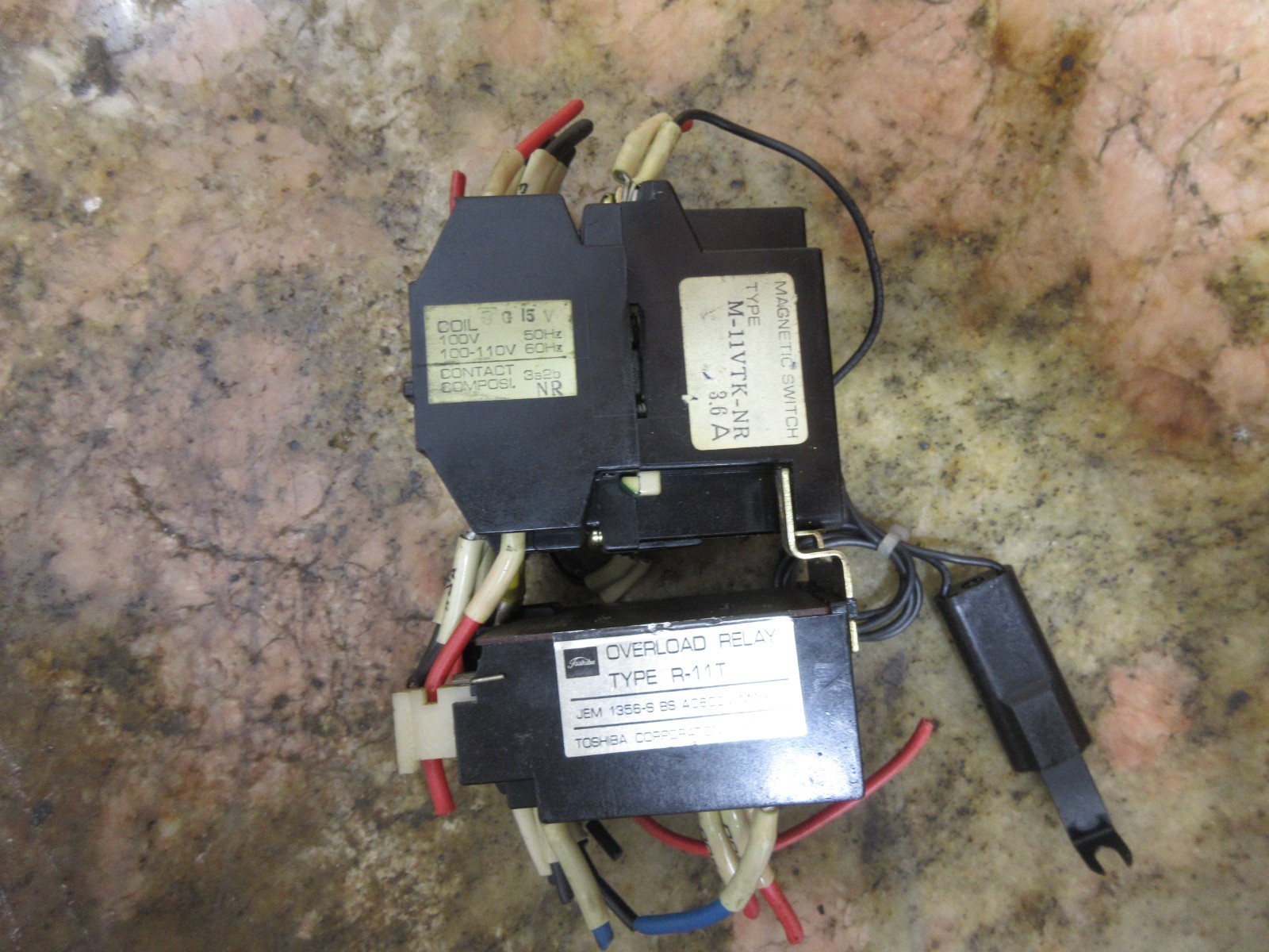 TOSHIBA C-10V R-11T MAGNETIC CONTACTOR EACH 1
