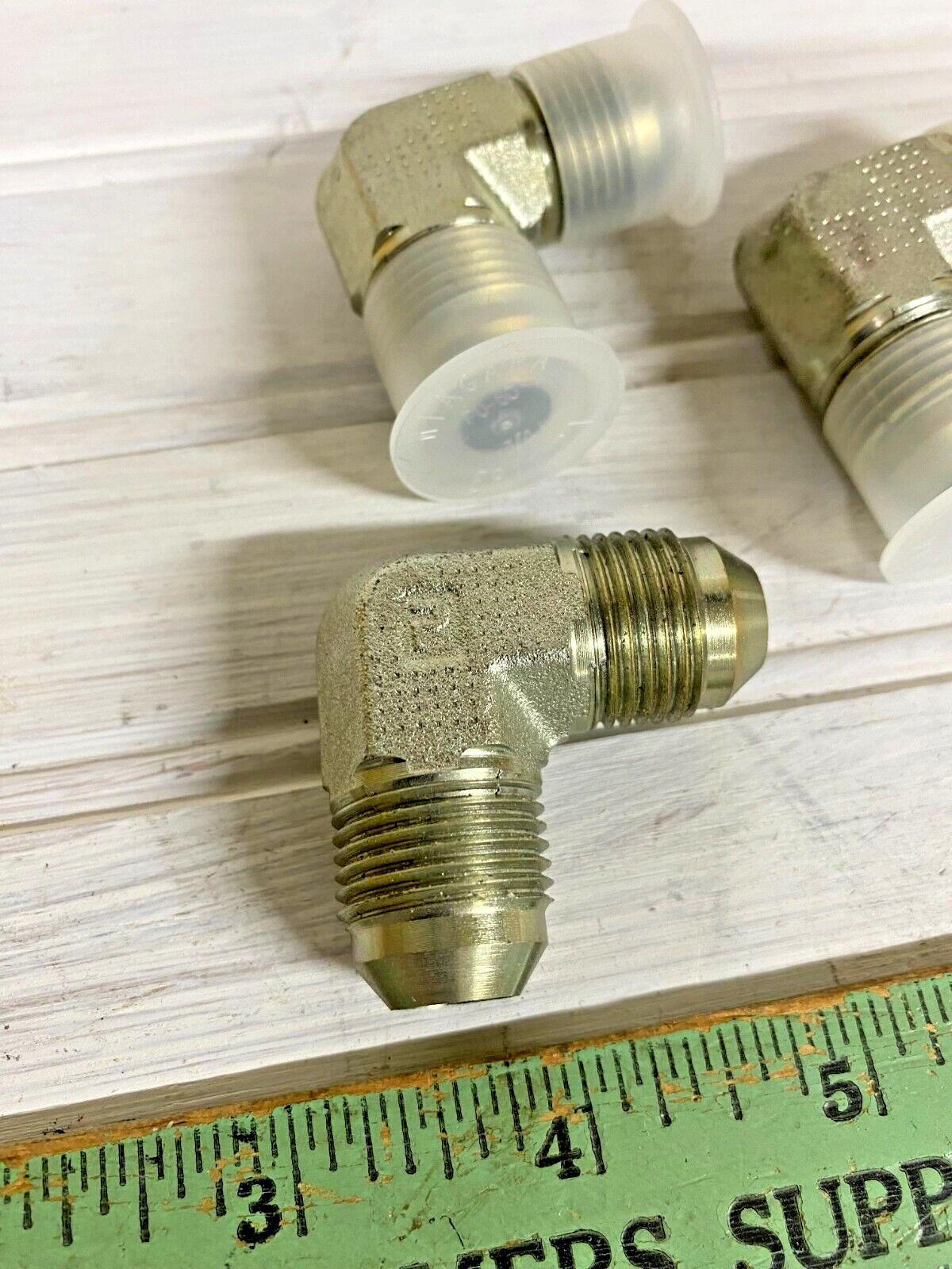 4 PARKER 9C-02891-06 HYD FITTING 3/8″ MALE JIC X 3/8″ MALE JIC 90deg UNION ELBOW