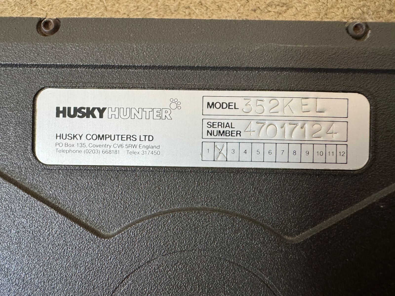 HUSKY HUNTER Portable Computer 352KEL