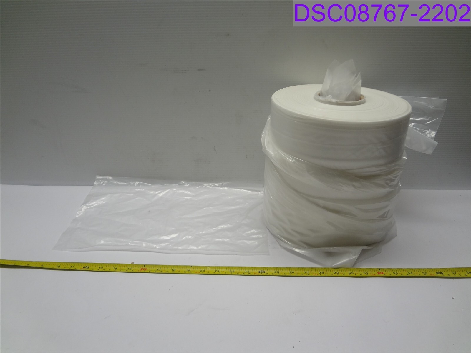 Qty = 1 roll of 500: Clear Bags 9-3/4″ x 14-3/4″