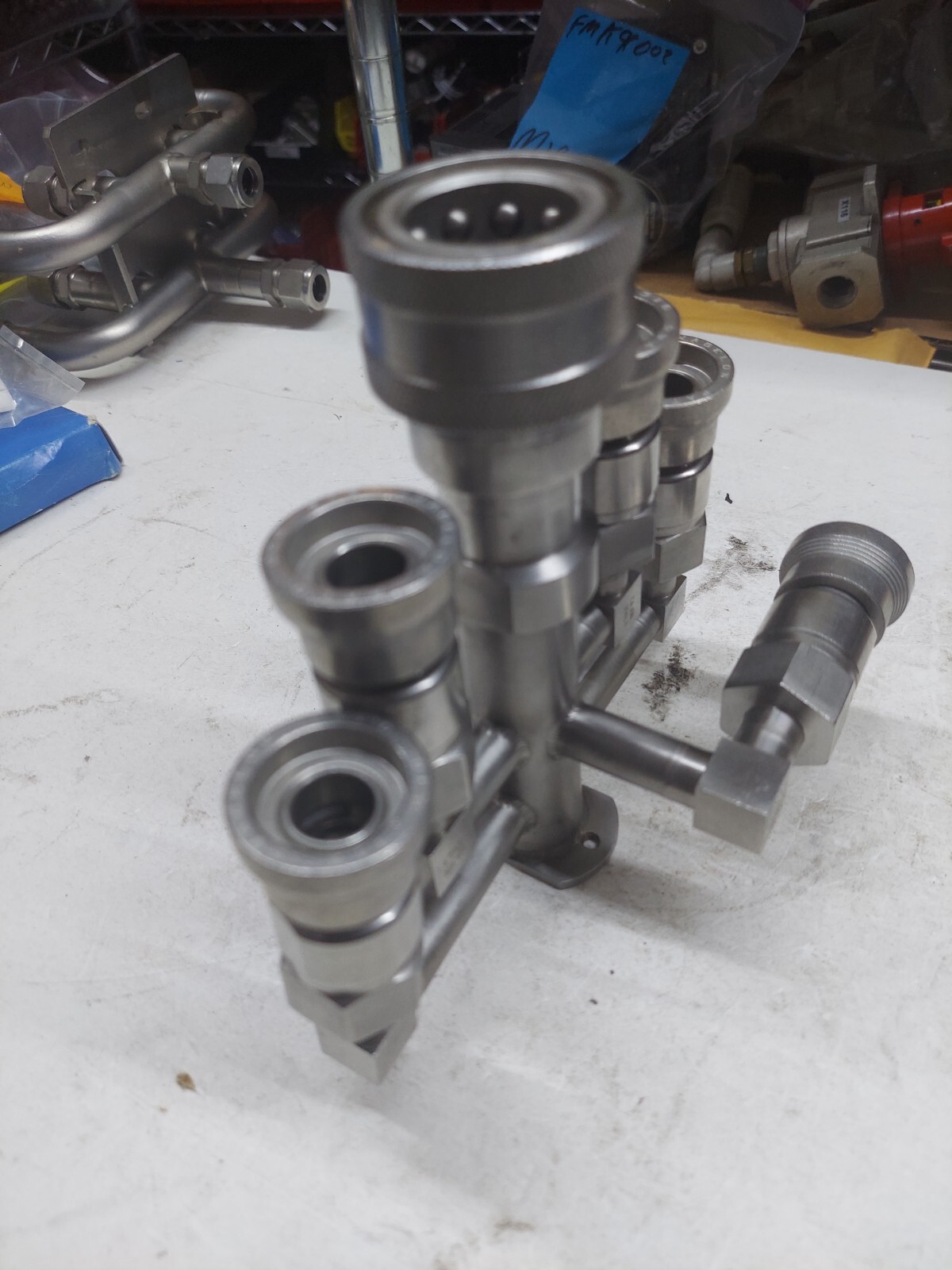 (AMAT) 0050-34671 MANIFOLD, TTF SUPPLY COMMON M/F LOOKS UNUSED MAKE OFFER