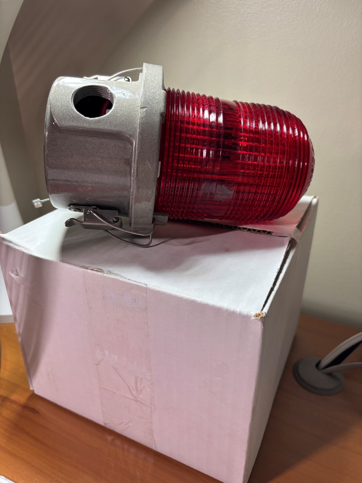 Tower and Tall Structure Obstruction Lights, Single Light (OB-1) L-810