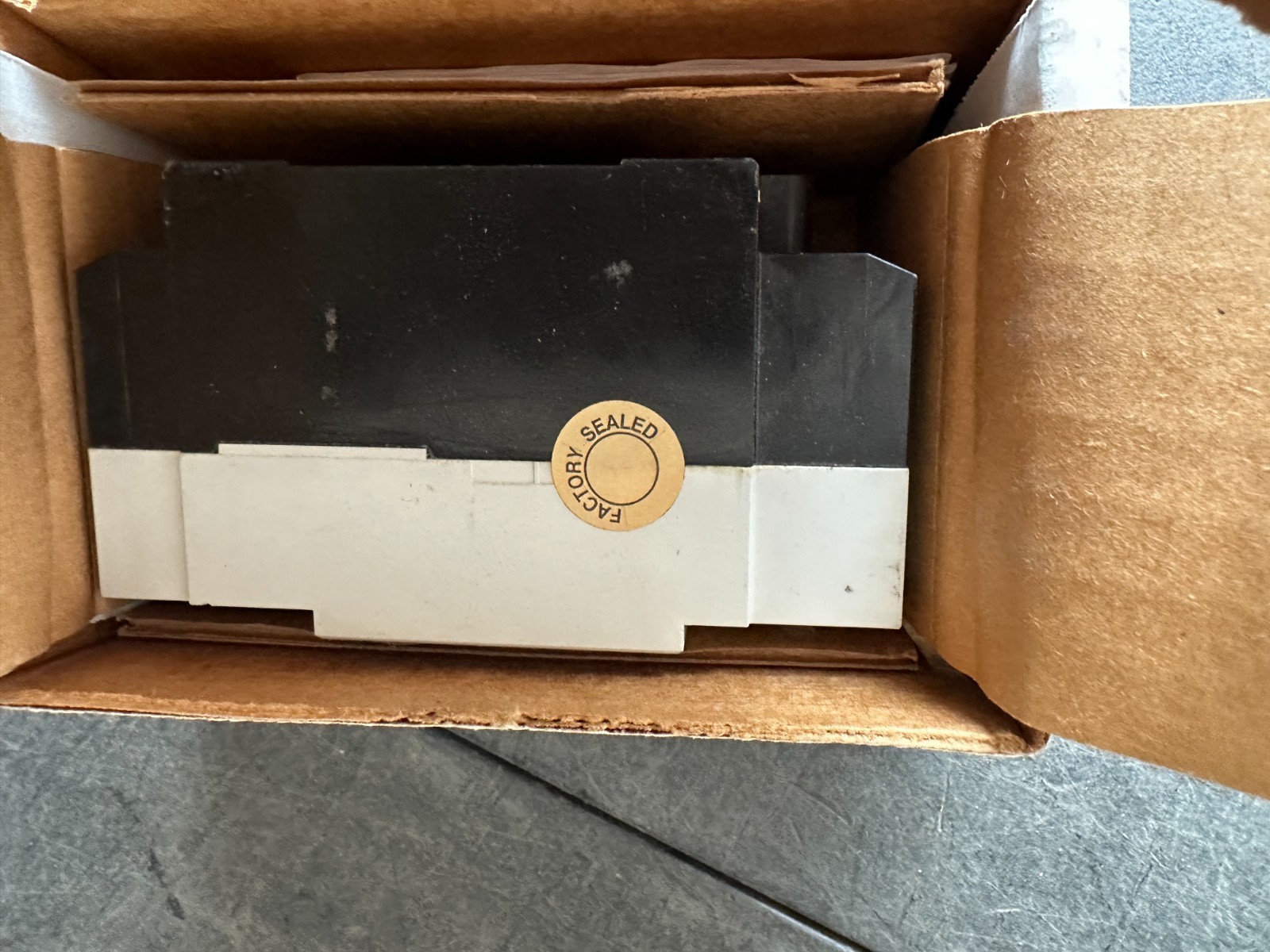 NEW CUTLER HAMMER GD3050 50 AMP BREAKER NIB
