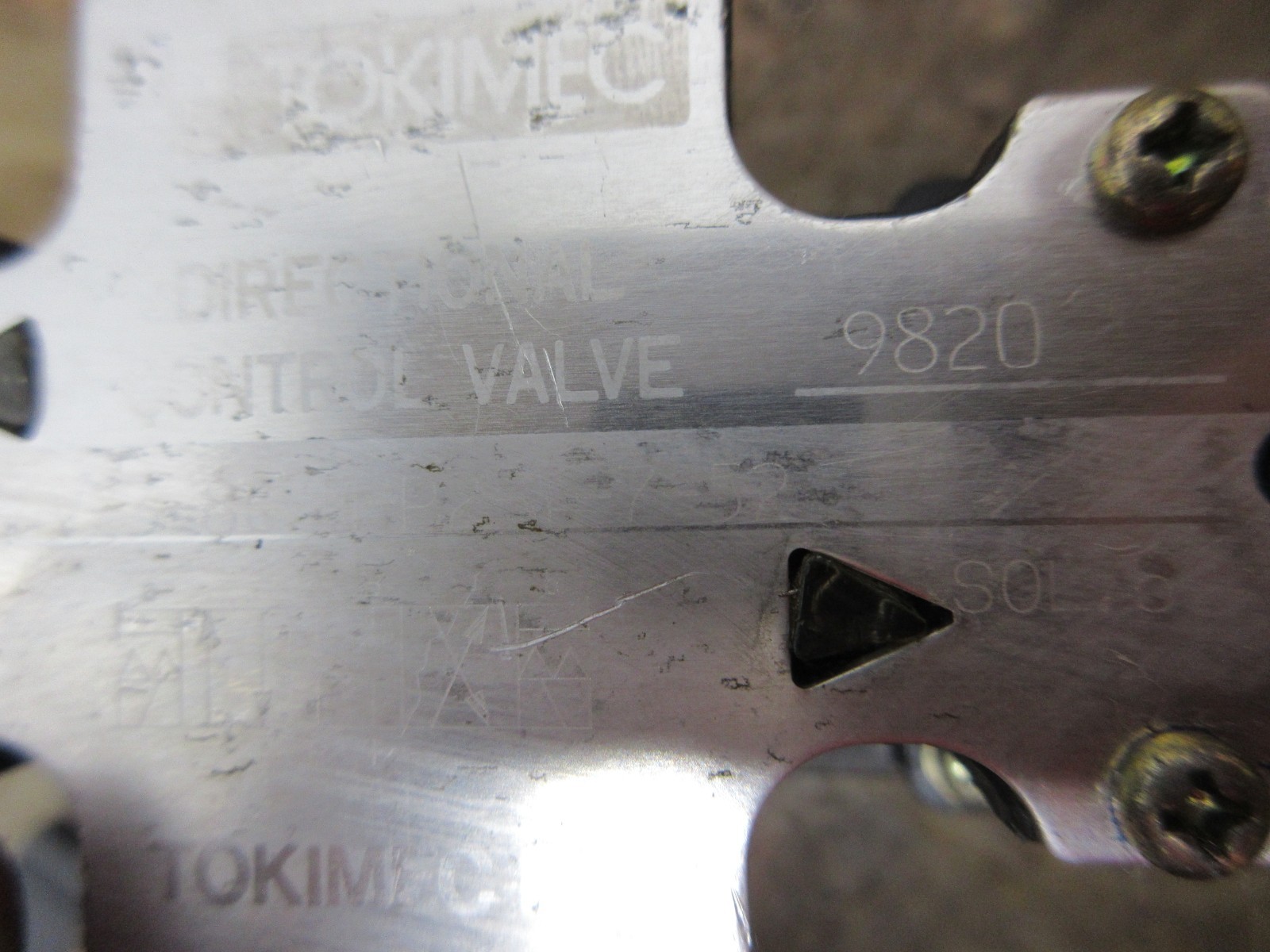MATSUURA MC-1000VGX CNC MILL DG4V-3-8C-M-P2-T-7-52 TOKYO KEIKI VALVE