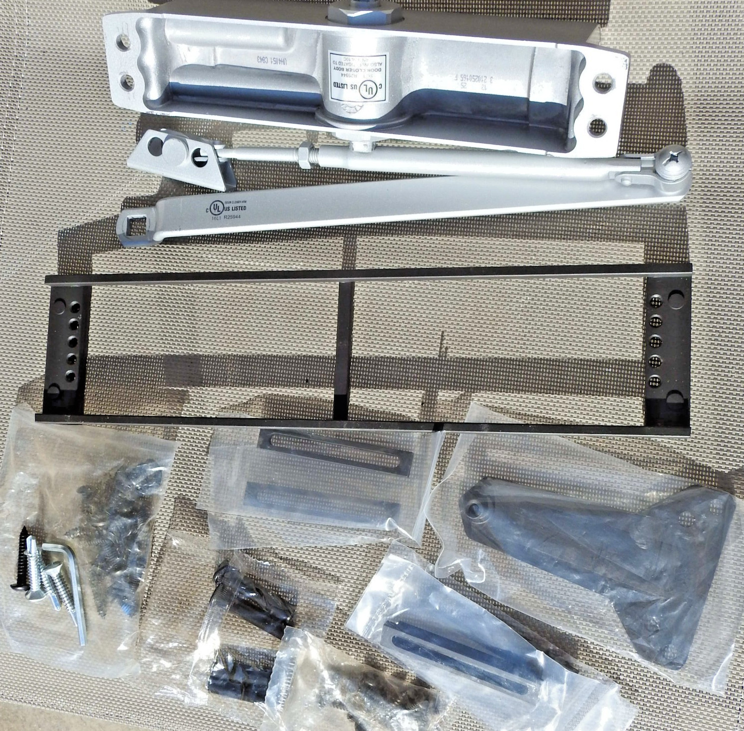 UNIVERSAL HARDWARE Commercial Door Closer