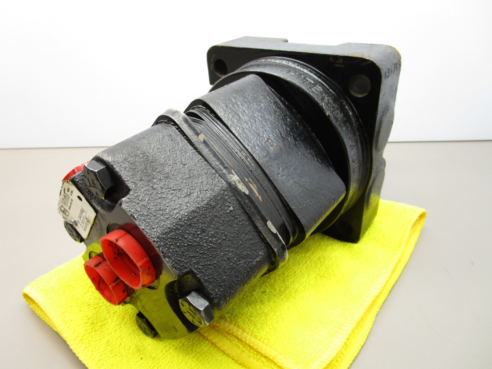 White Hydraulics HB1857537DP Hydraulic Motor 293.07cc *For Parts or Repair*
