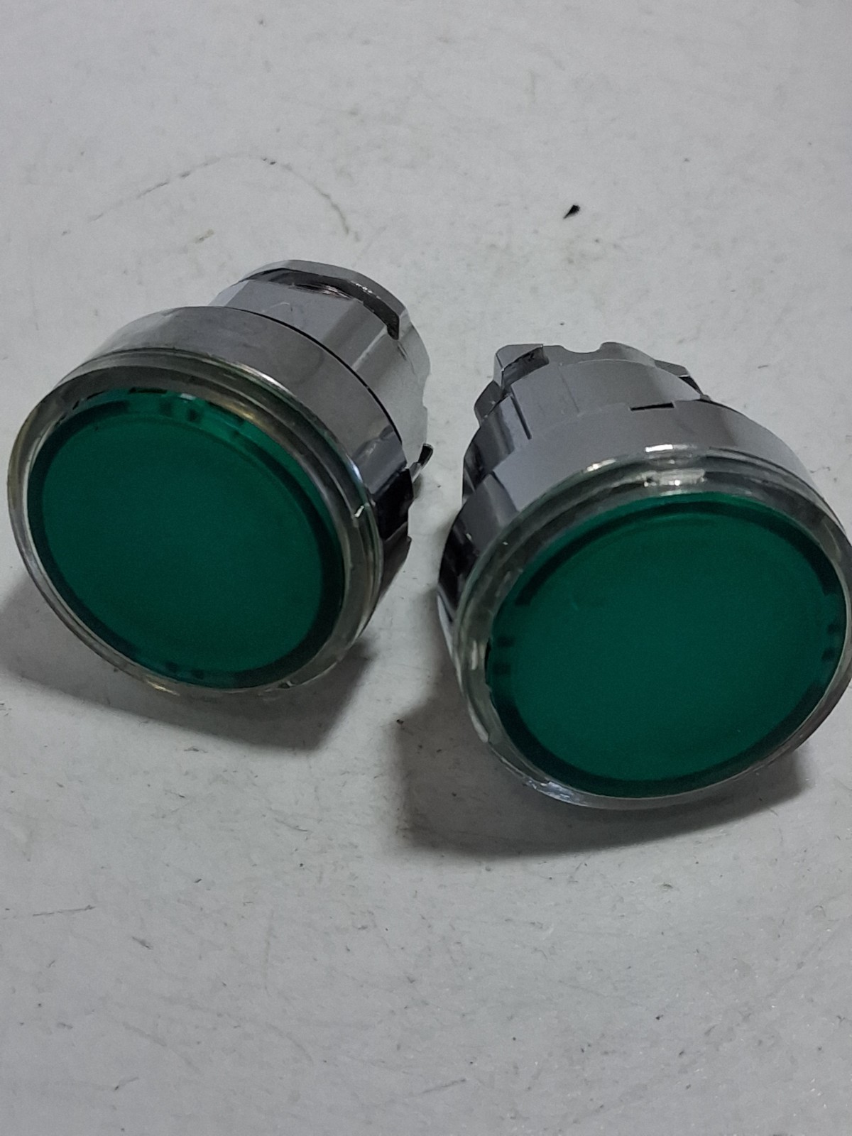 TELEMECANIQUE ZBV-B3 PUSHBUTTON OPERATOR ILLUMINATED GREEN (LOT OF 2)