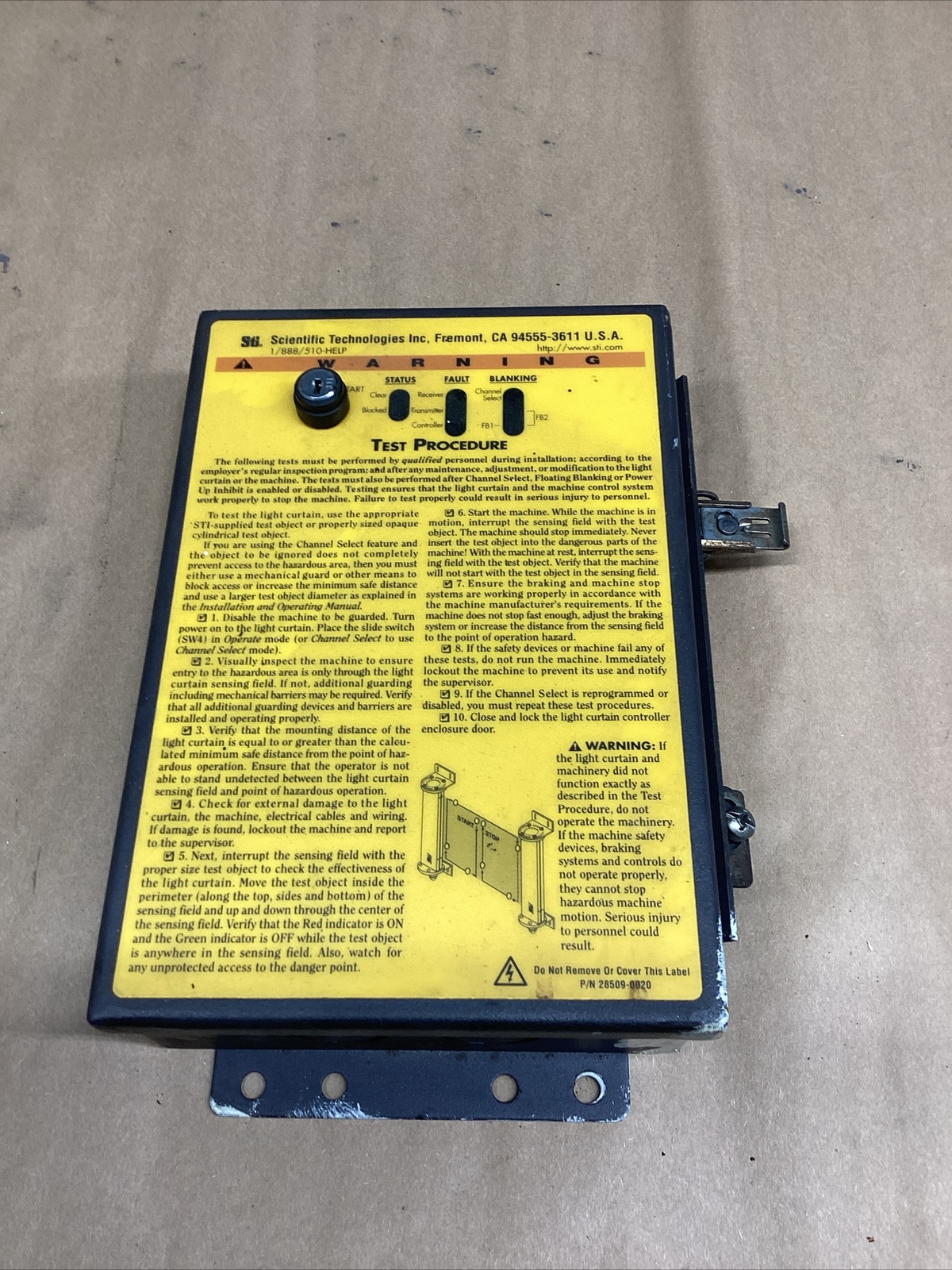 STI LCCK-FB-AC1-U USED SAFETY LIGHT CURTAIN CONTROLLER *NO KEY* #4002G135PR7