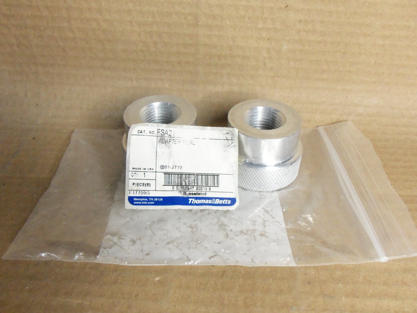 NEW LOT OF 2 THOMAS & BETTS FSA21 CONDUIT PLUG ADAPTER 1/2 AL