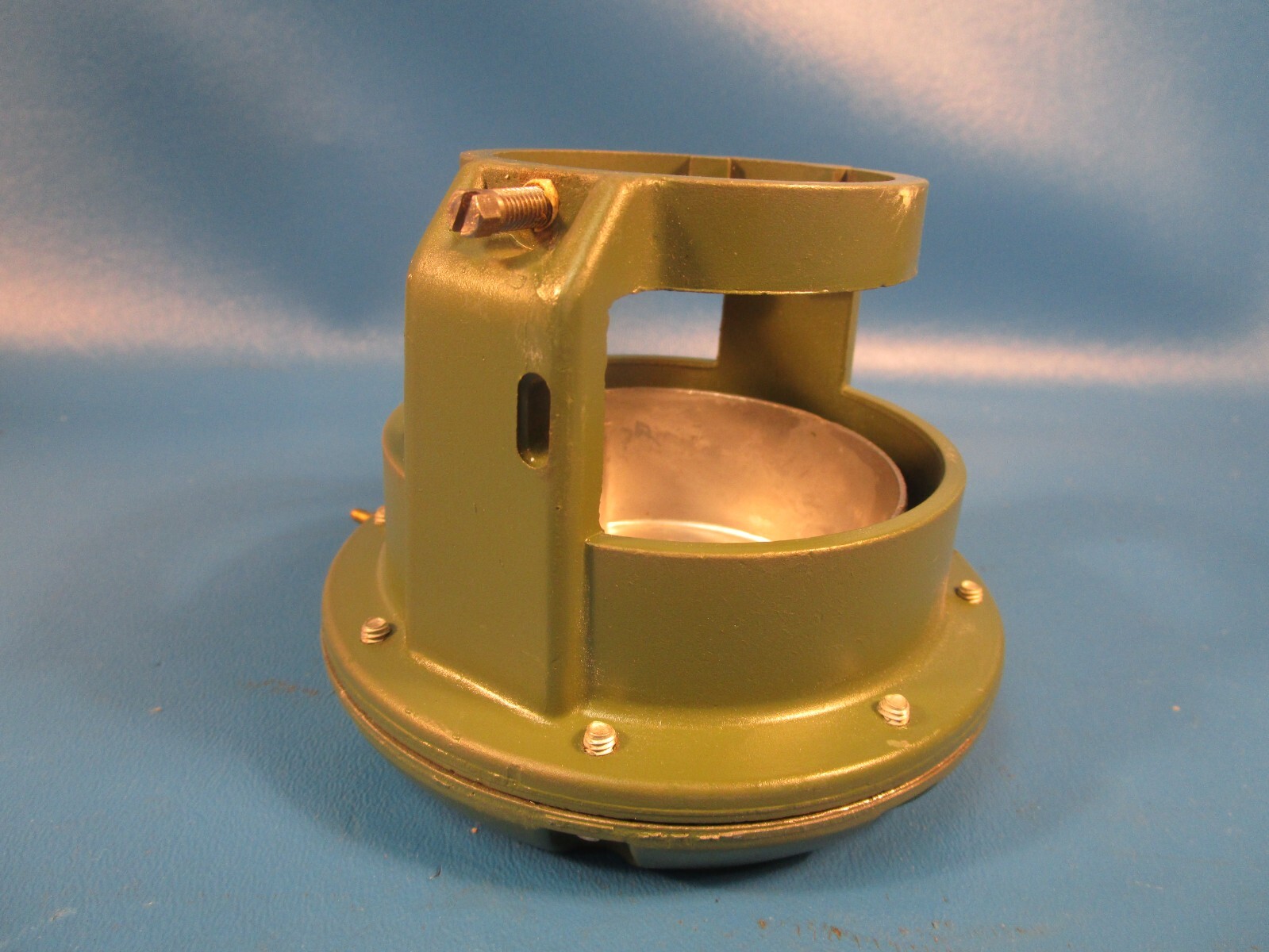 Johnson Controls V-3000-1, Pneumatic Valve Actuator, 30 psig, 1/8 Inch NPT