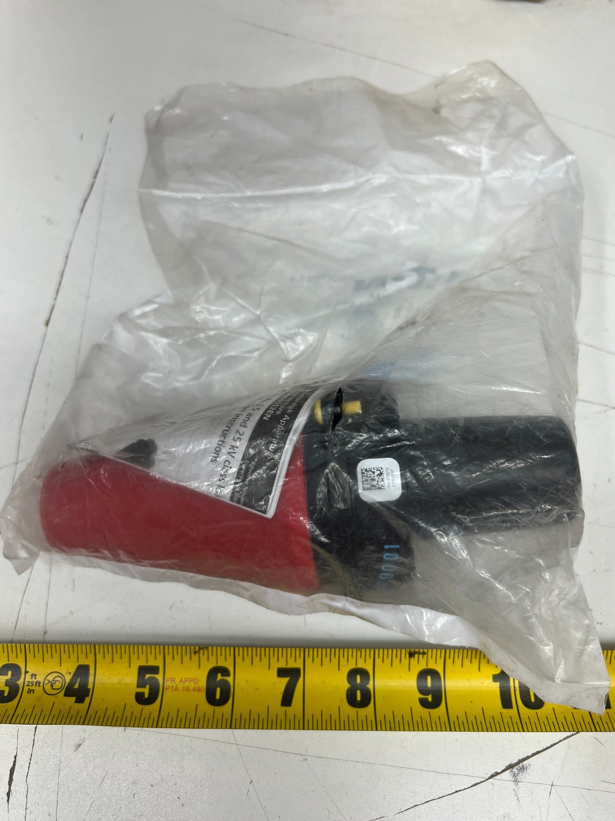 Eaton LBI215 15kV Class Bushing Well Insert 200A 8.3/14.4kV Cooper Power Systems