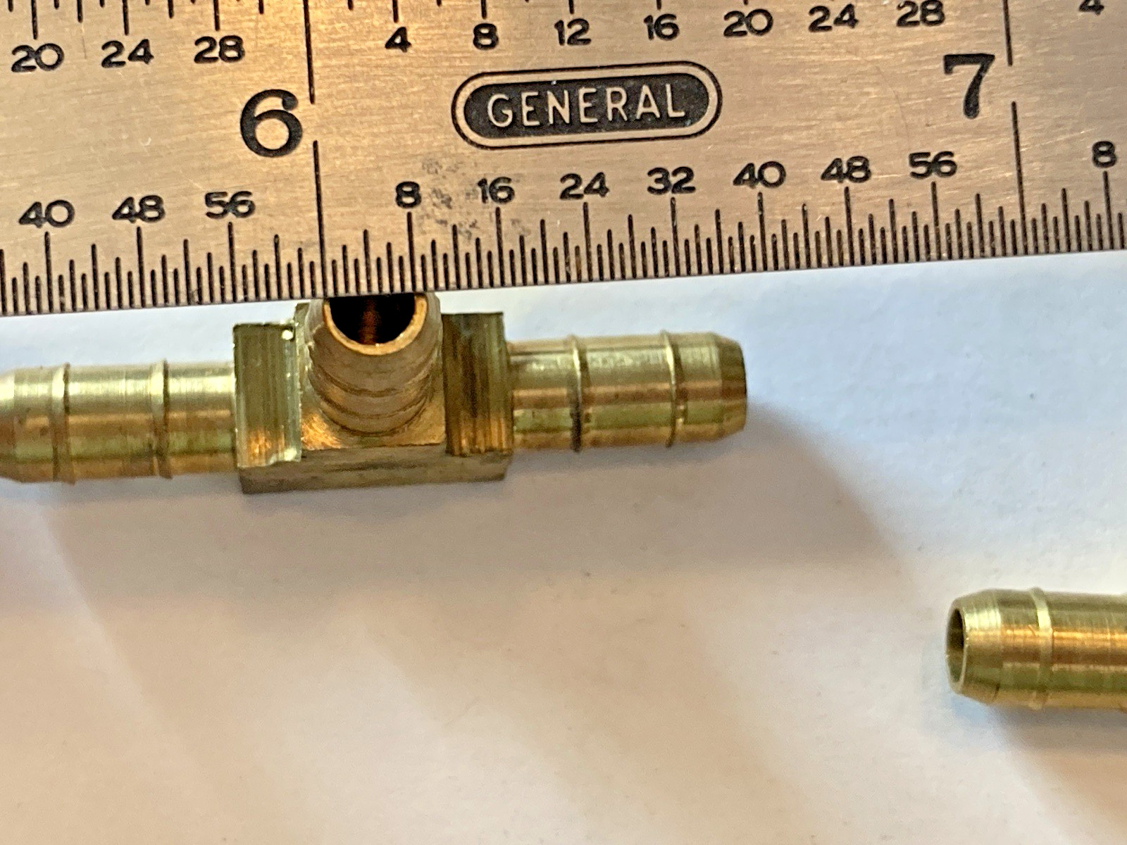 LOT OF 5 NEW PARKER 1/8″ BARBED UNION TEE BRASS