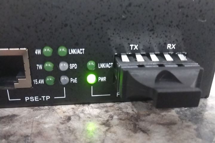 Black Box LPS500A-MM-SC-R2 10/100/1000 BASE-T PoE PSE to 1000BASE-X Converter