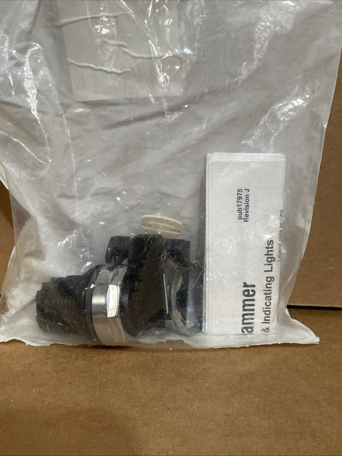NEW Cutler Hammer E22VH1 3-Position Lever Selector Switch Black