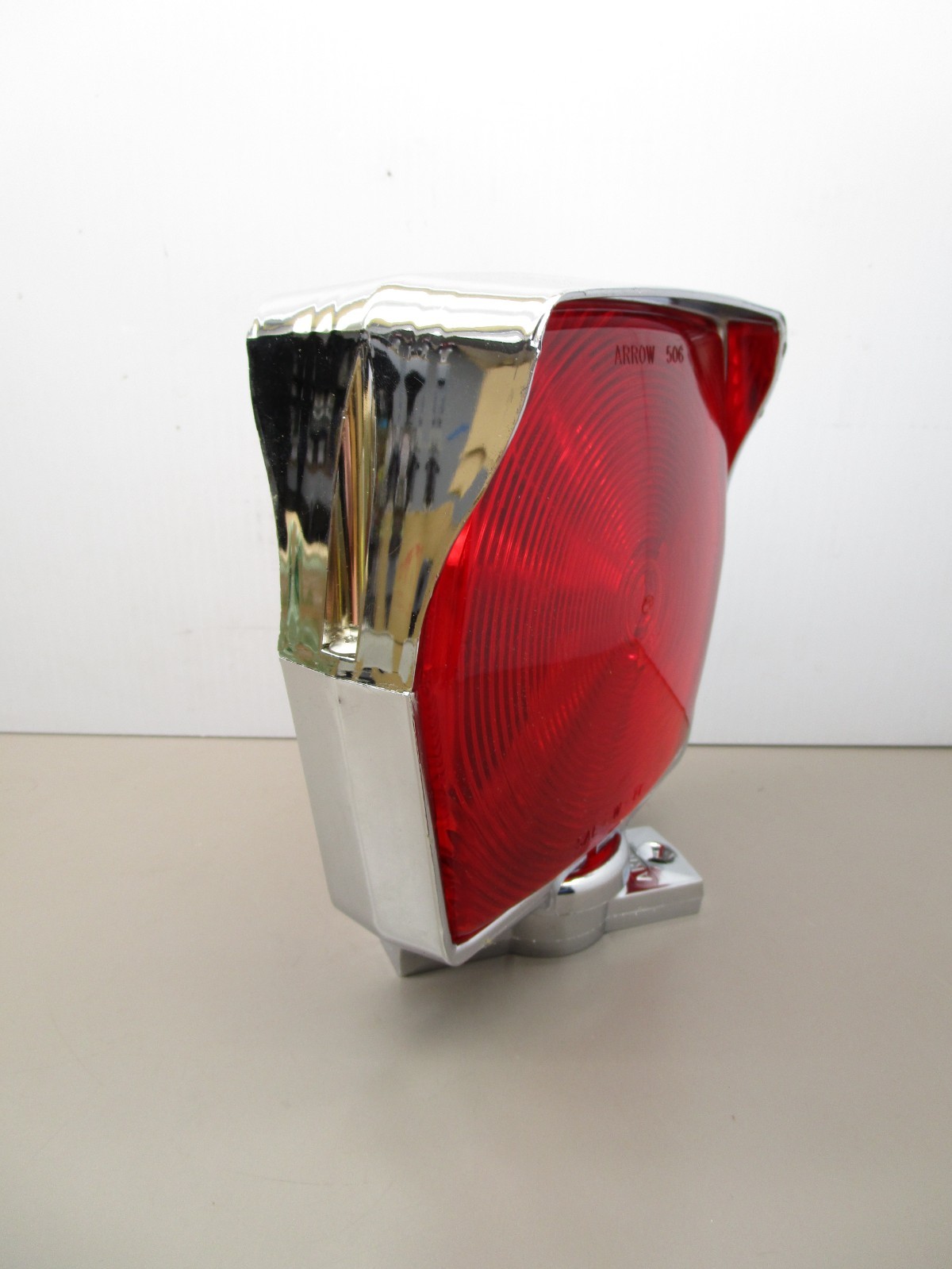 Arrow 506-02-322 Double Sided Pedestal Signal Lamp Red / Chrome 506