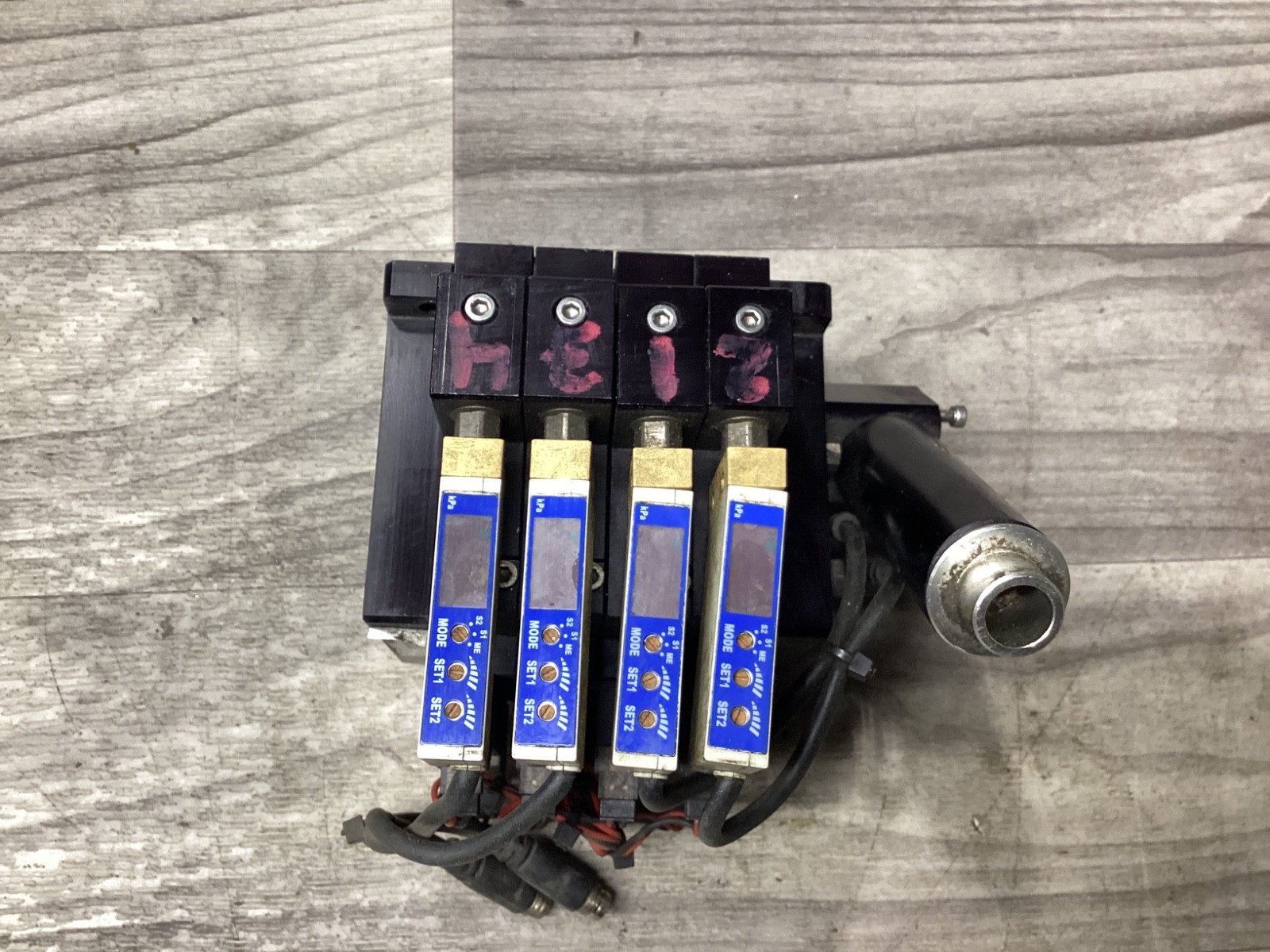 Edco AXM1NR-C18SB24D-62N-EN4-ST90 Solenoid Manifold #125B153PR3