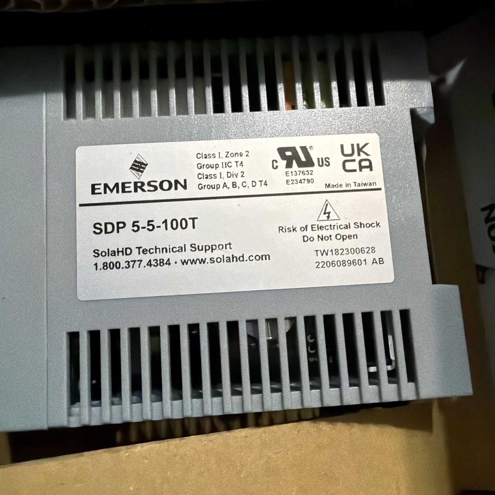 NEW SOLA SDP 5-5-100T POWER SUPPLY 115/230VAC 0.6/0.4A 50/60HZ