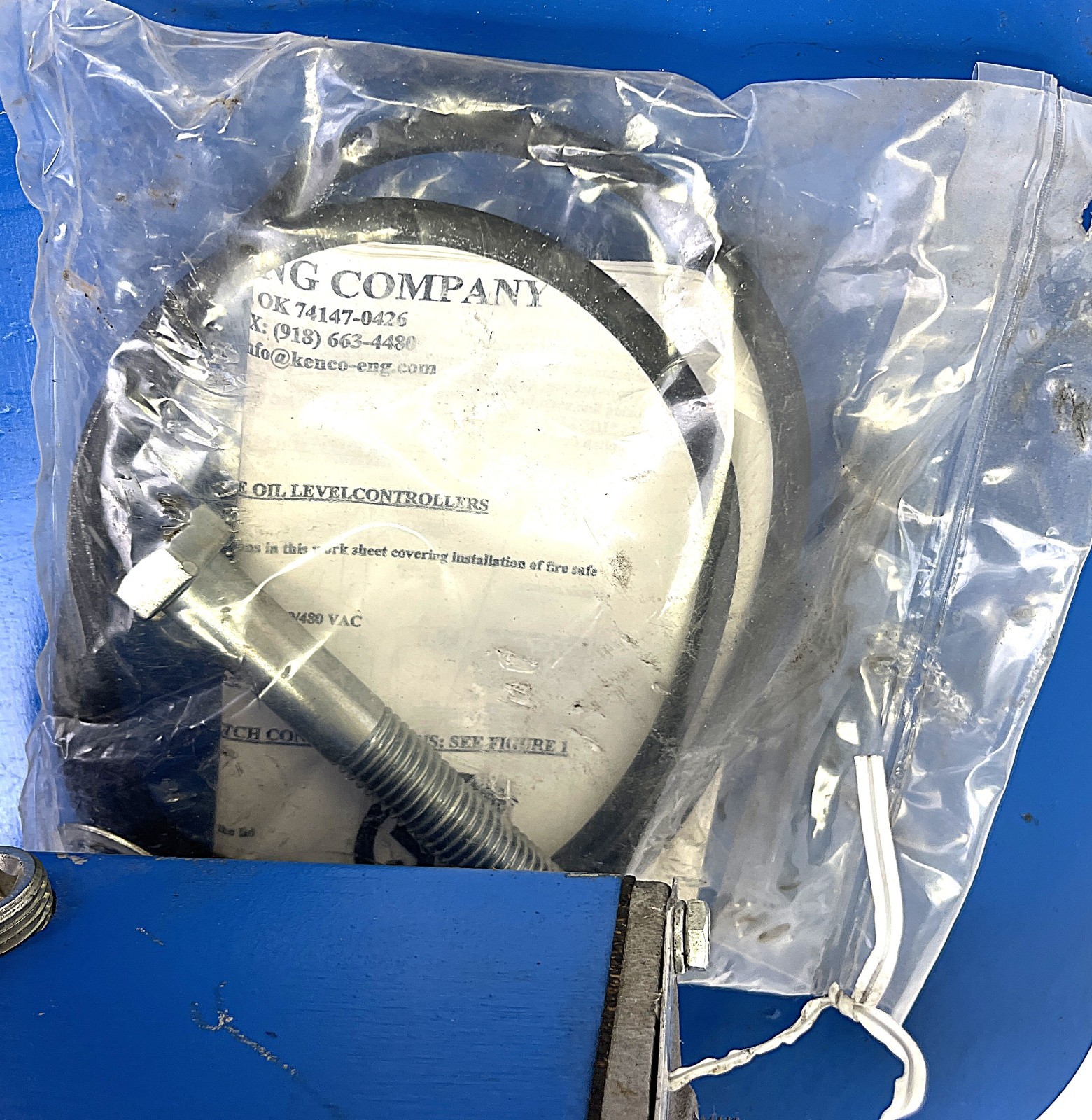 KENCO, KLCE-17, PRESSURE 70 PSI, 3/8″ VENT, OIL LEVEL CONTROLLER, SURPLUS