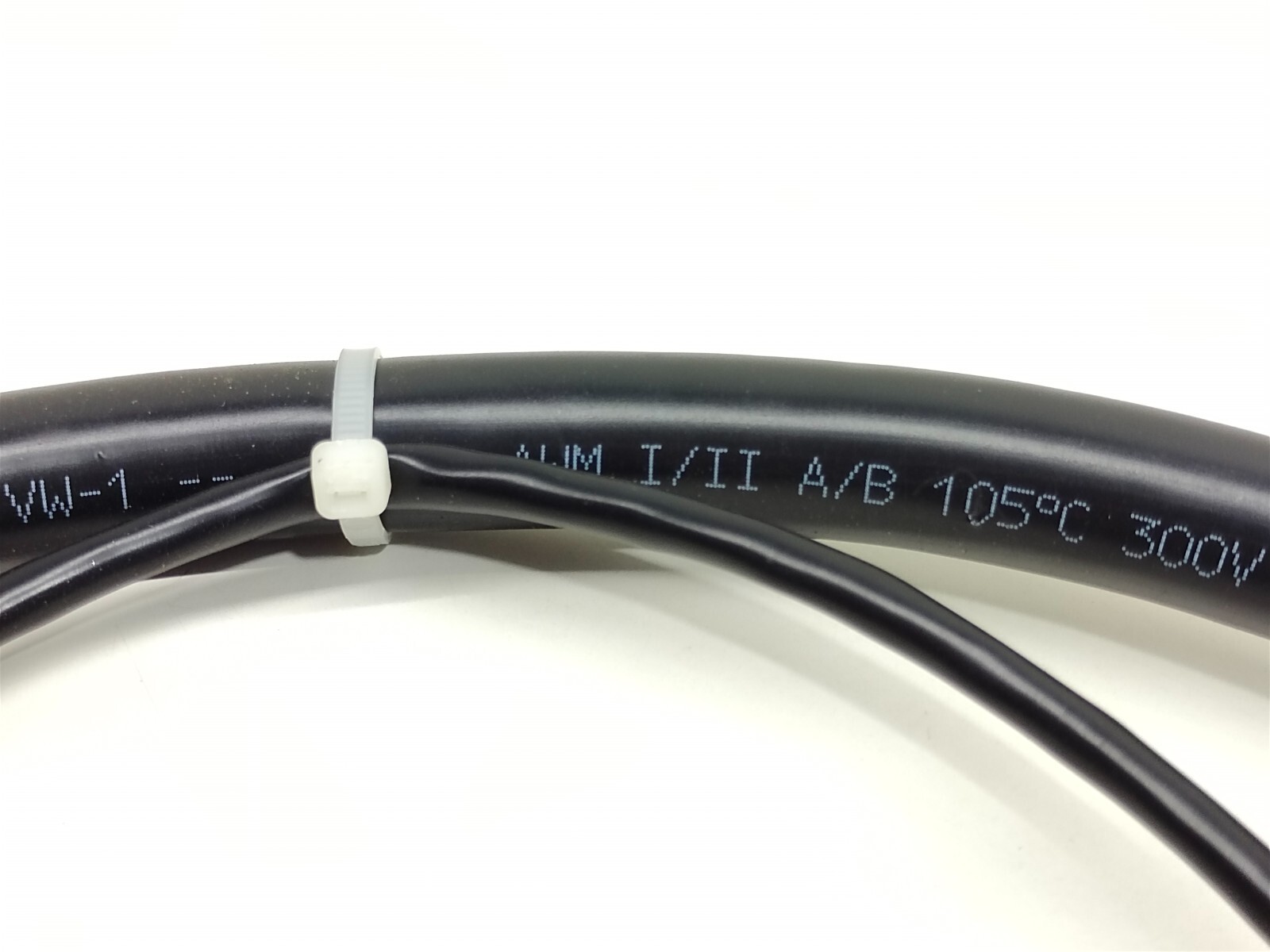 UW-1 E240426 AWM 2835 FT1-LF-HWATEK CABLE (FREE SHIPPING)