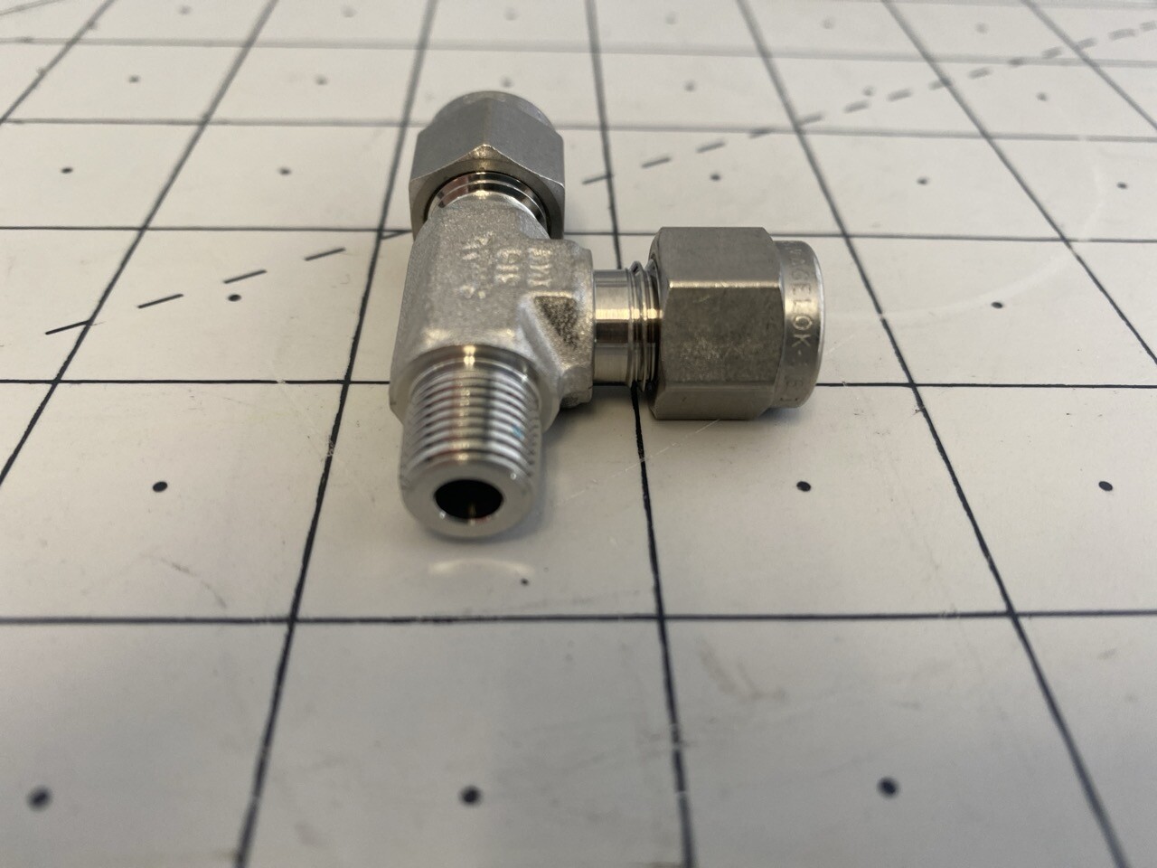 Swagelok Tube Fitting, Male Run Tee PN: SS-200-3-4TMT