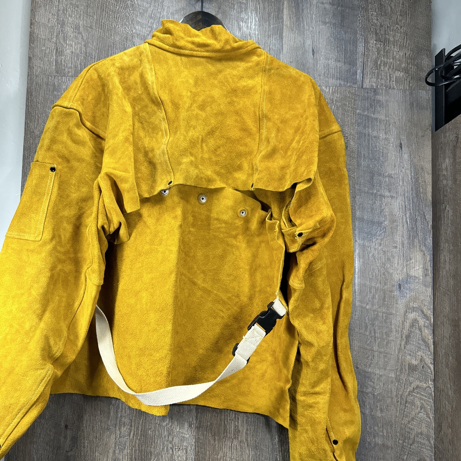 Tillman 3221-142X 2X Large Side Split Cowhide Cape Sleeve & Bib