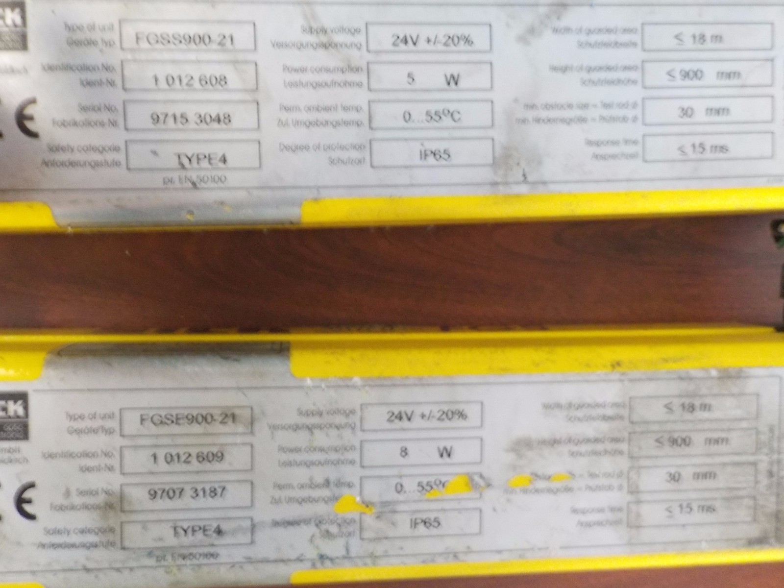 SICK FGSS900-21 / FGSE900-21 USED SAFETY LIGHT CURTAIN SENDER / RECEIVER NO QD