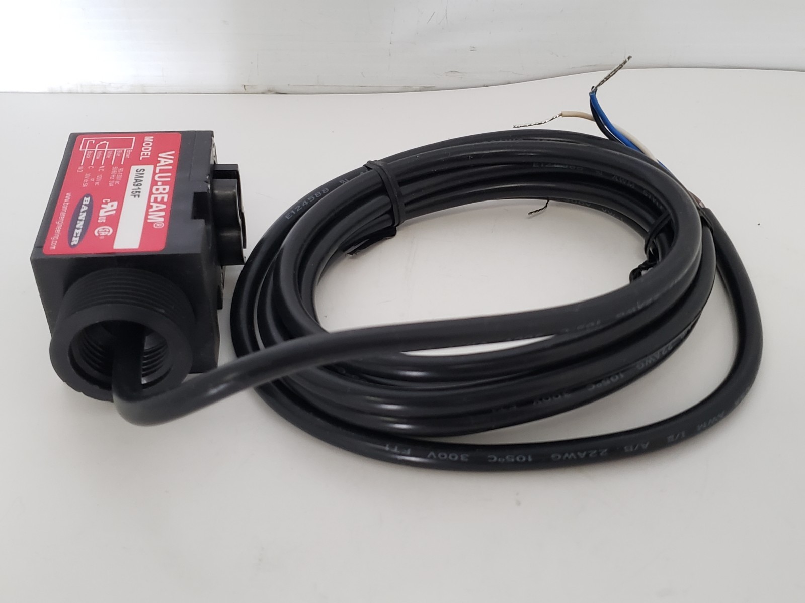 BANNER SMA915F PHOTOELECTRIC SENSOR VALUE-BEAM FIBER OPTIC 90-130V AC NIB
