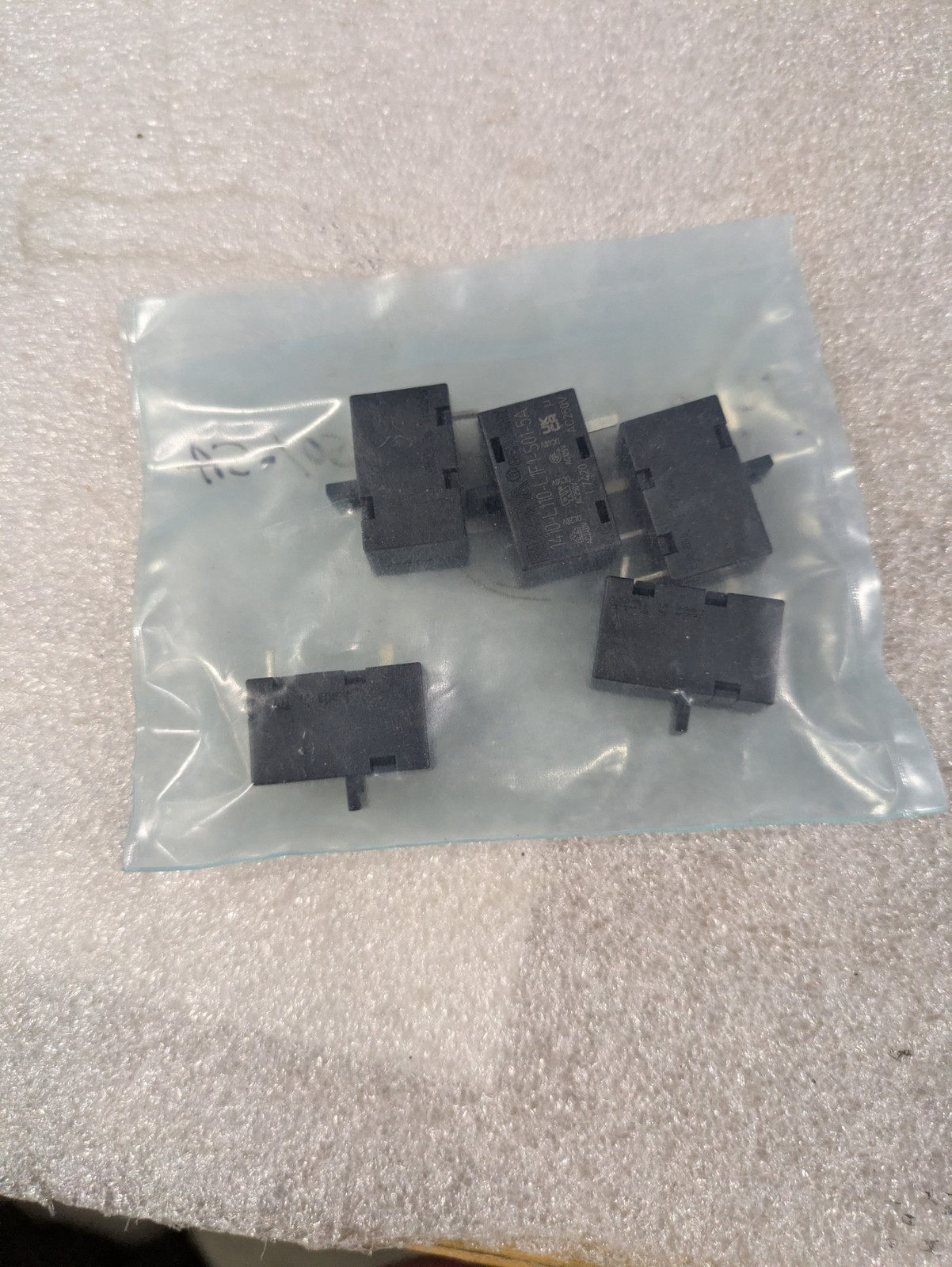 E-T-A 1410-L110-L1F1-S01-5A Circuit Breaker 5 Amp Thermal Magnetic New