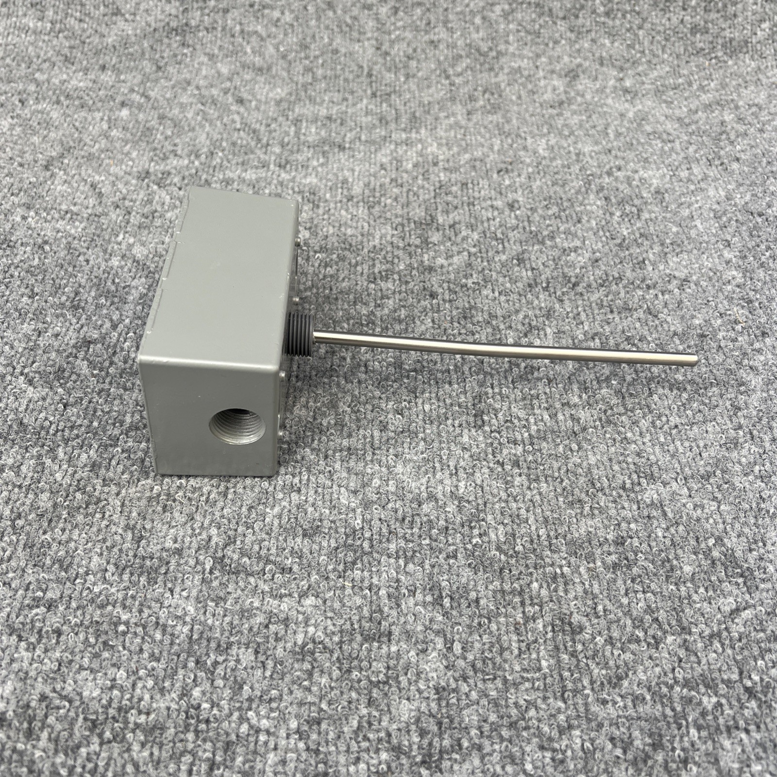 Veris TIWC0H0 Pipe/Immersion Temperature Sensor New Other