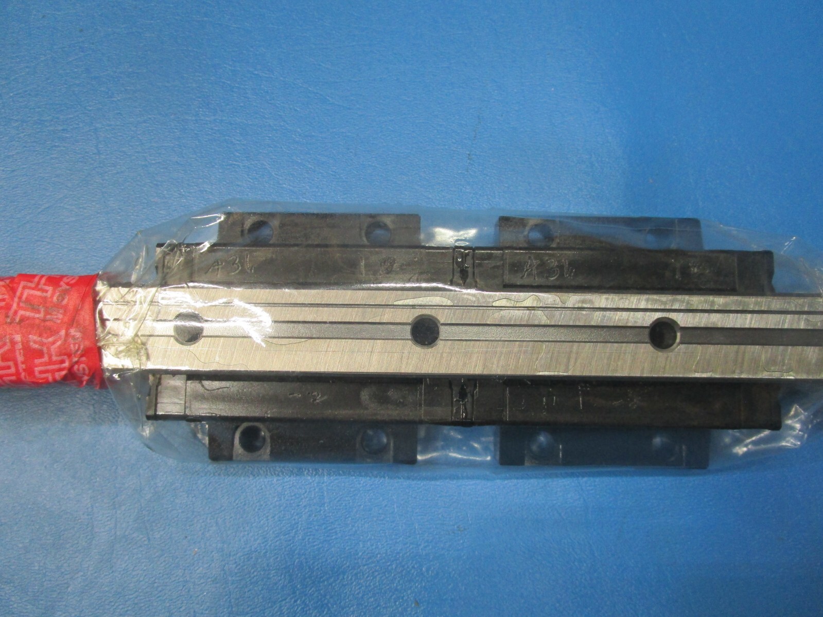 THK SSR25XTB2UU+1600LY, Two Linear Bearing SSR25XTB Flange Blocks on 1600mm Rail