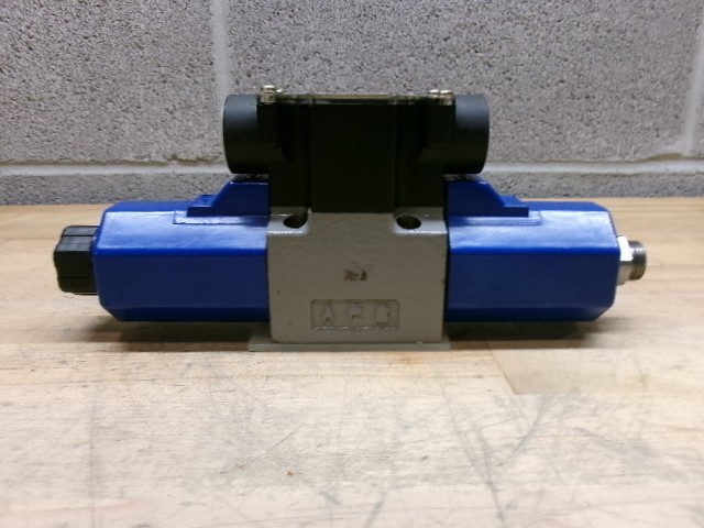 TOYOOKI HD1-2W-BgA-025A-WYD SOLENOID DIRECTIONAL VALVE