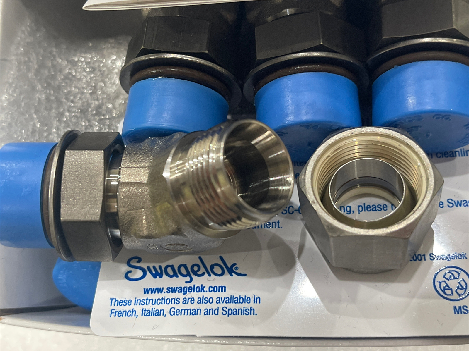 New, SWAGELOK SS-810-5-8ST, Elbow Positionable 1/2″ X 45°, Bag of 4pcs.