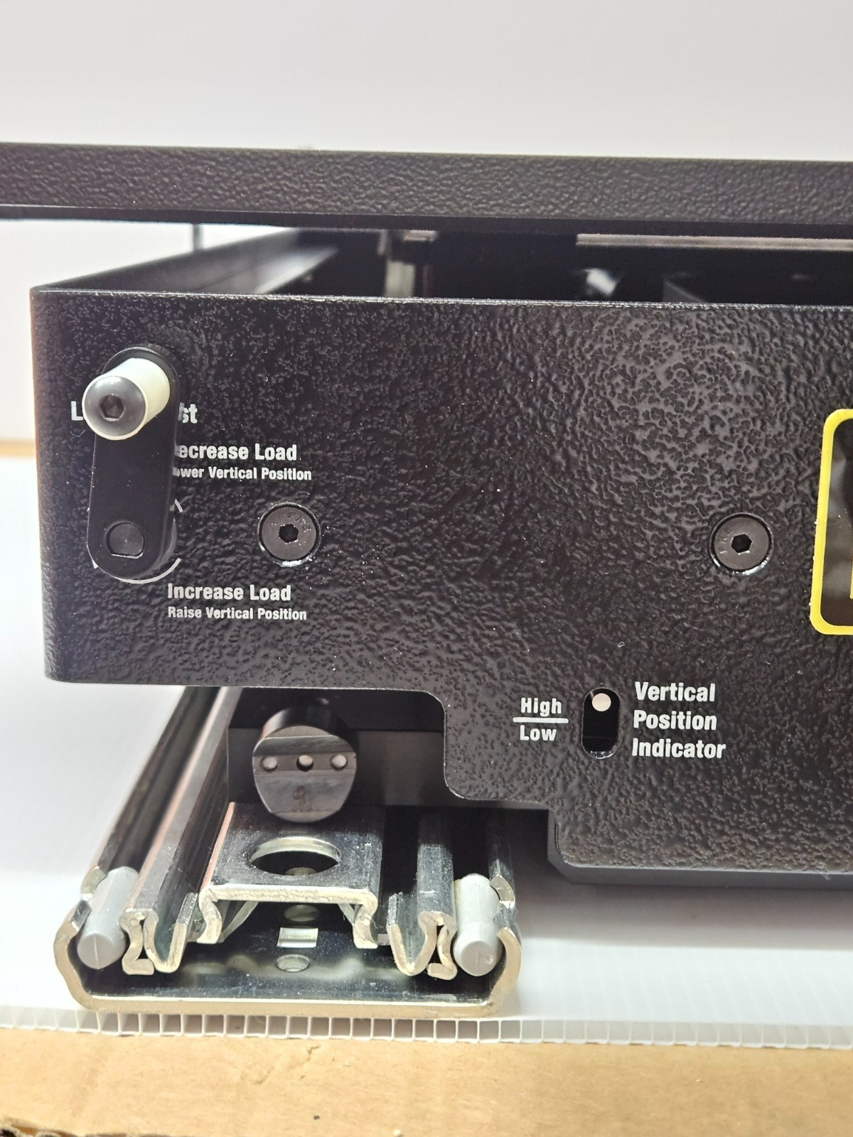 Minus K 25BM-6C 13″ Negative Stiffness Vibration Isolation Platform w/ Rails
